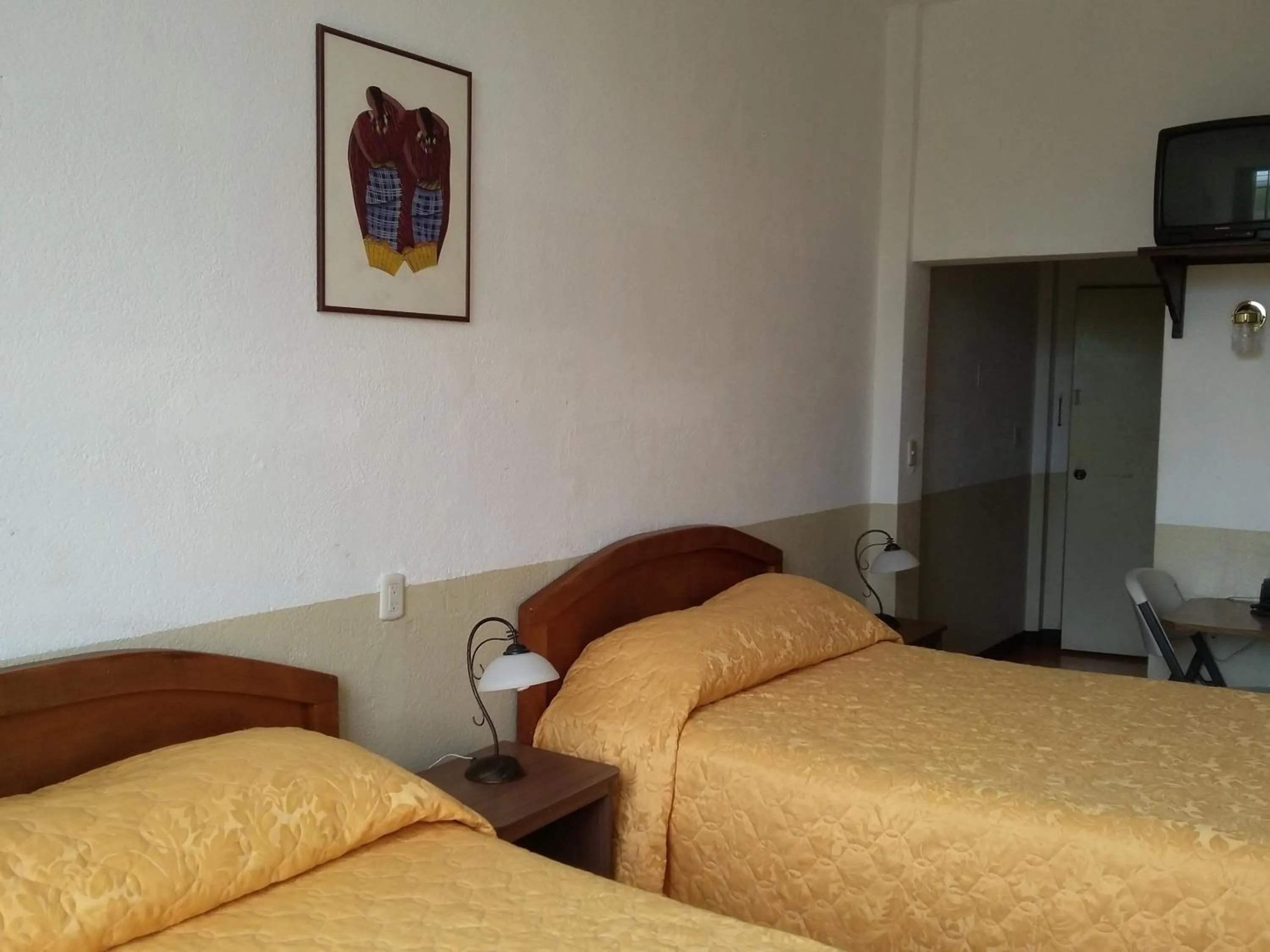 Photo of the whole room in Hotel Centenario