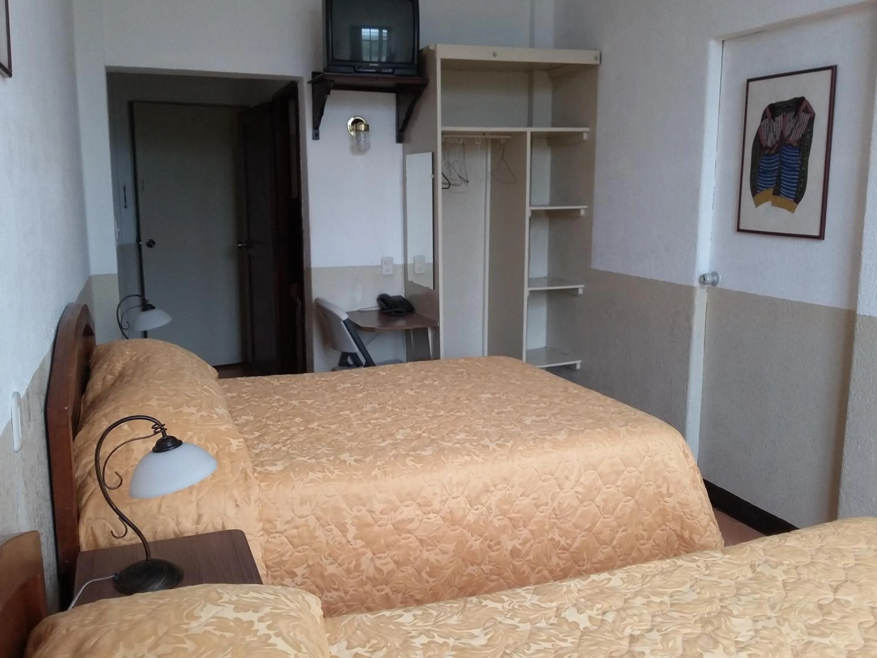 Photo of the whole room, Bed in Hotel Centenario