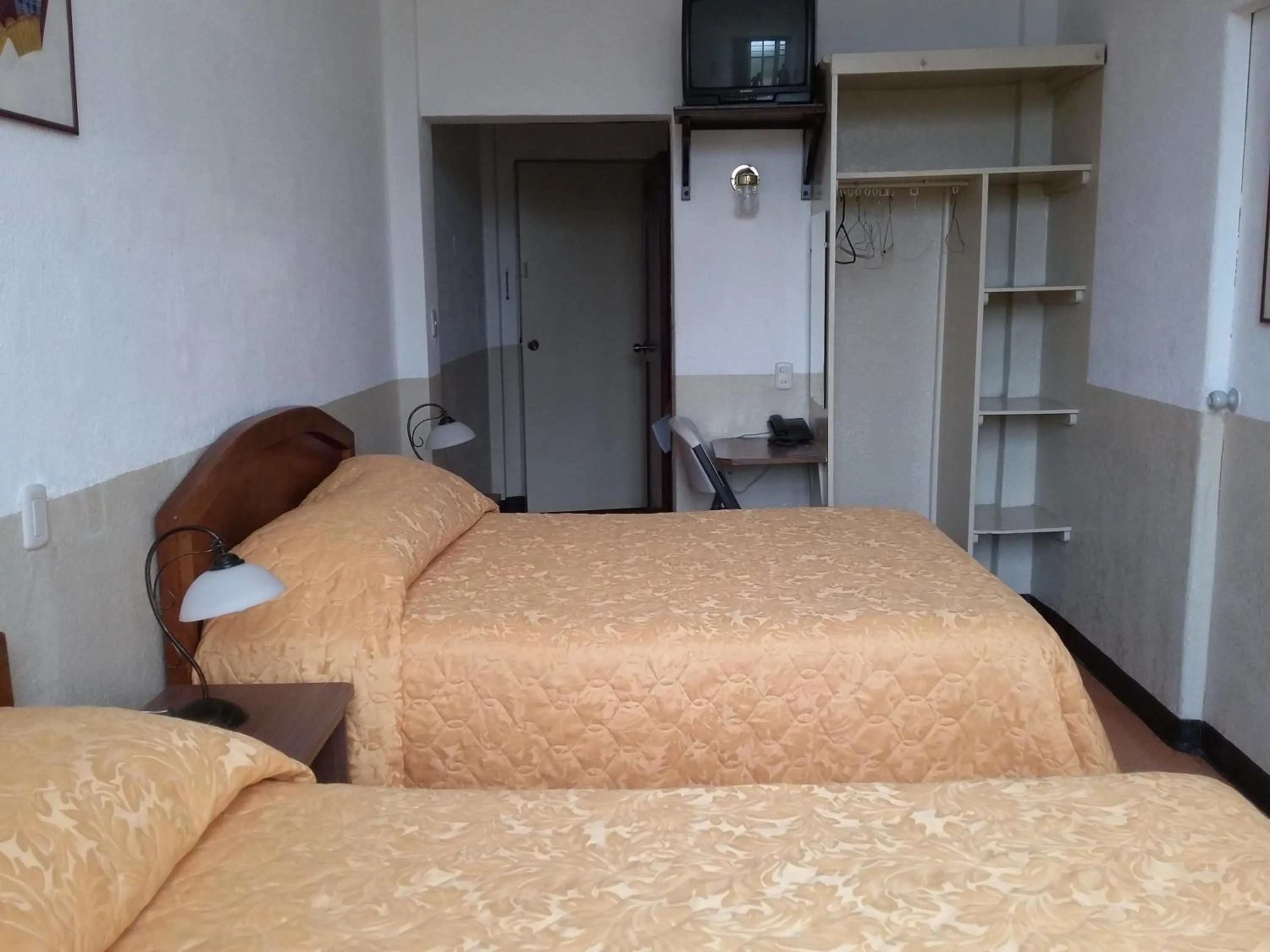 Photo of the whole room, Bed in Hotel Centenario
