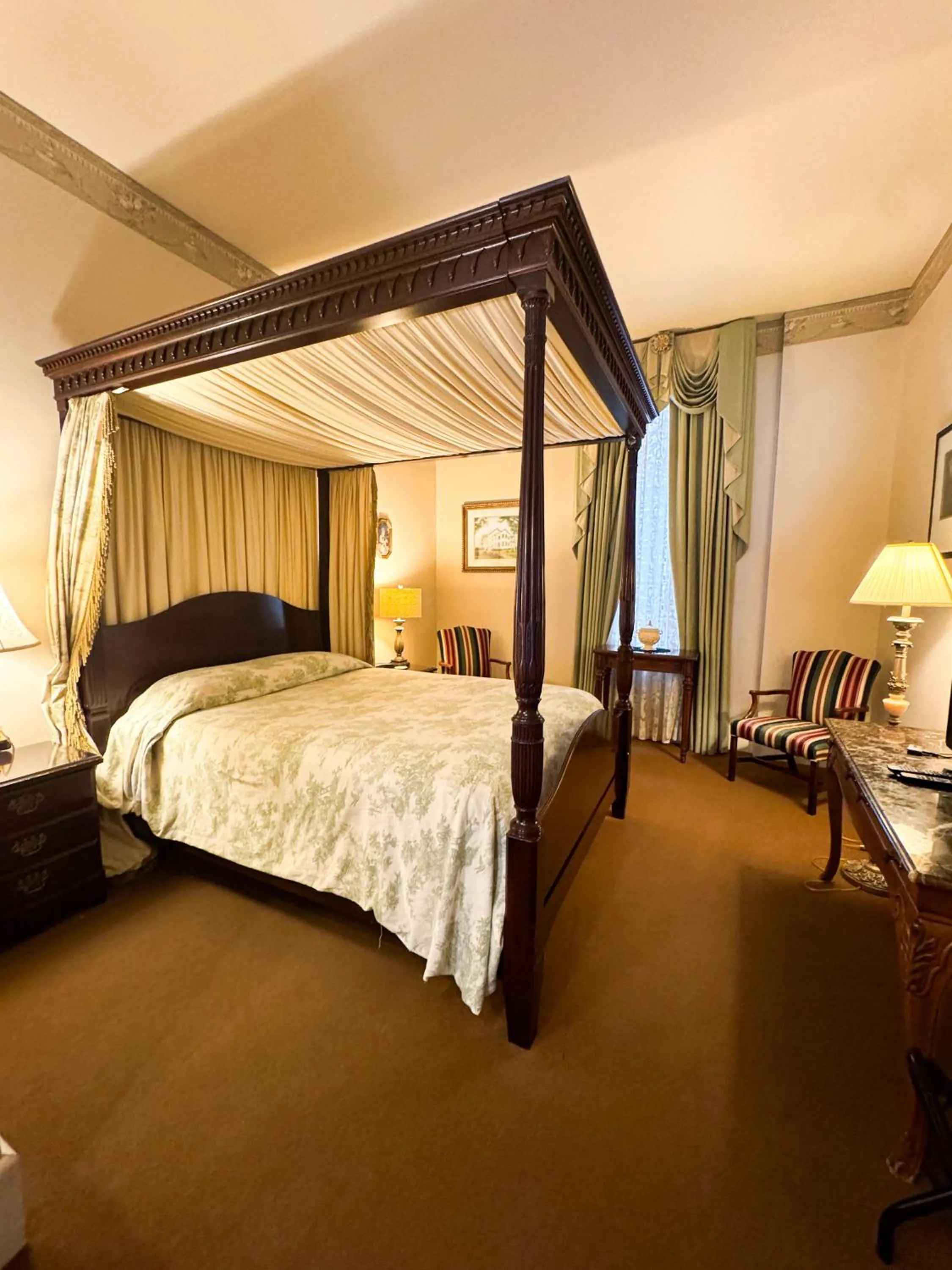 Bed in The Guest House Historic Mansion