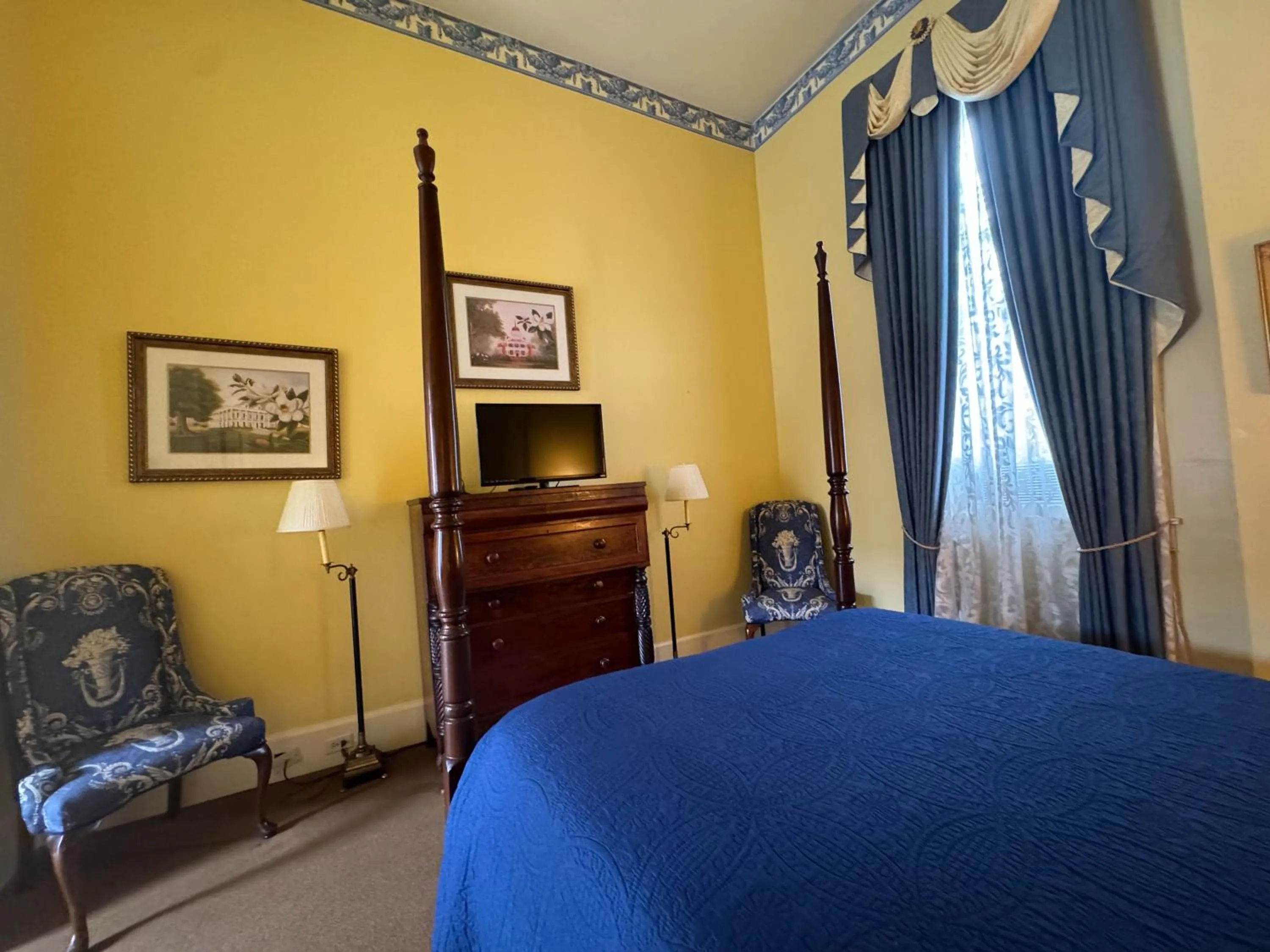 Bedroom, Bed in The Guest House Historic Mansion