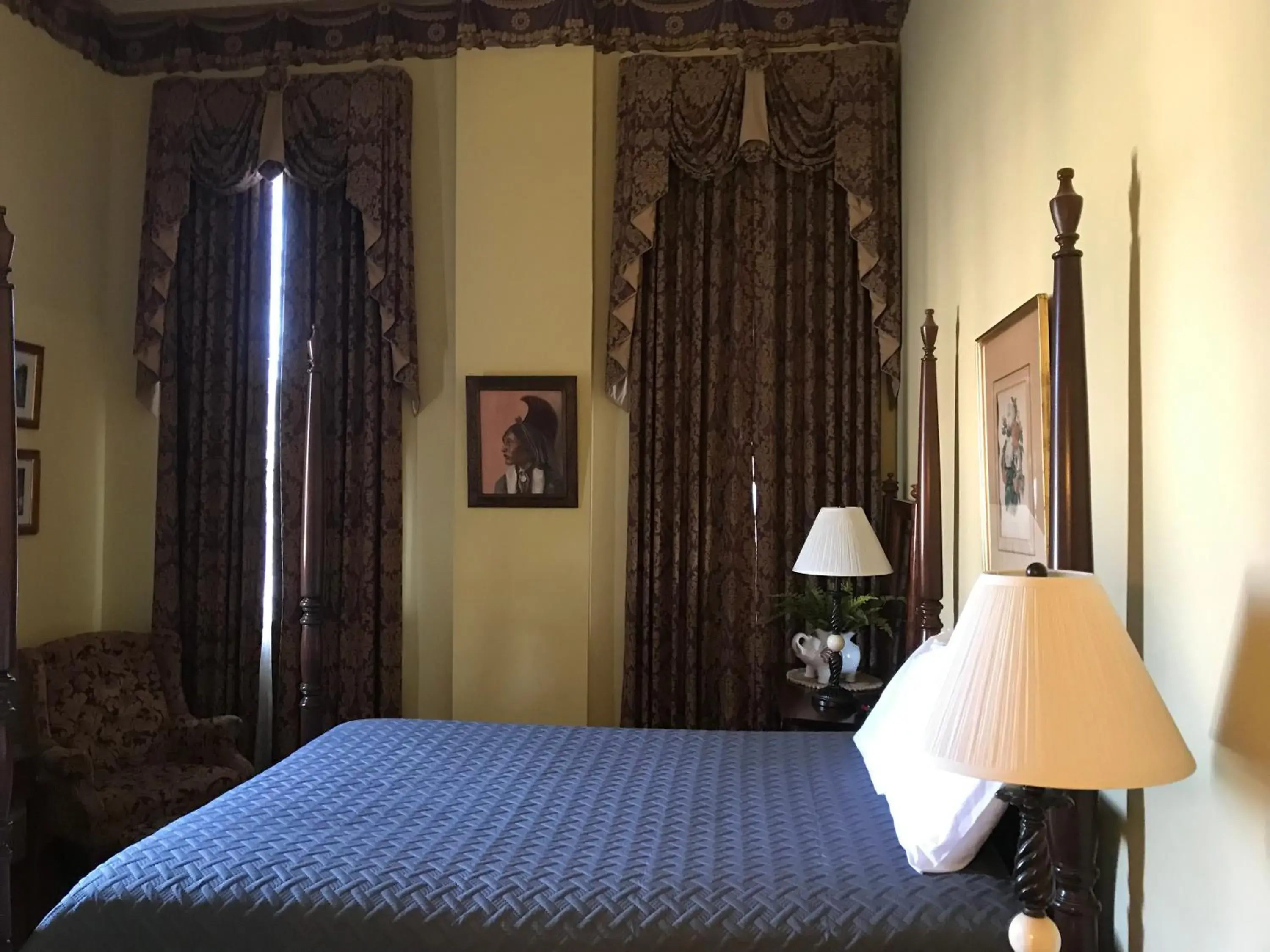 Bed in The Guest House Historic Mansion Bed in The Guest House Historic Mansion