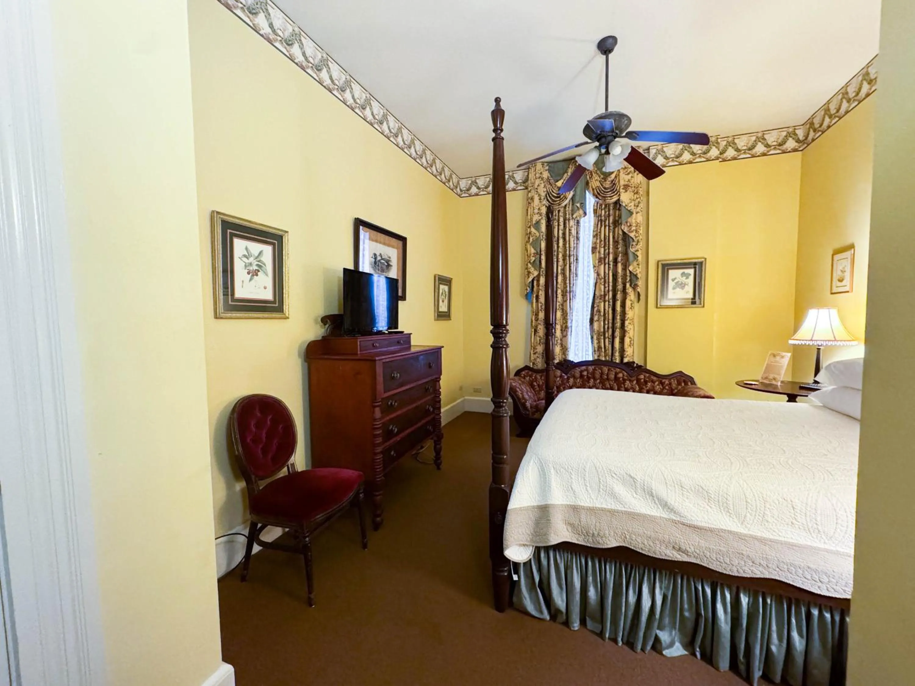 Bedroom, Bed in The Guest House Historic Mansion