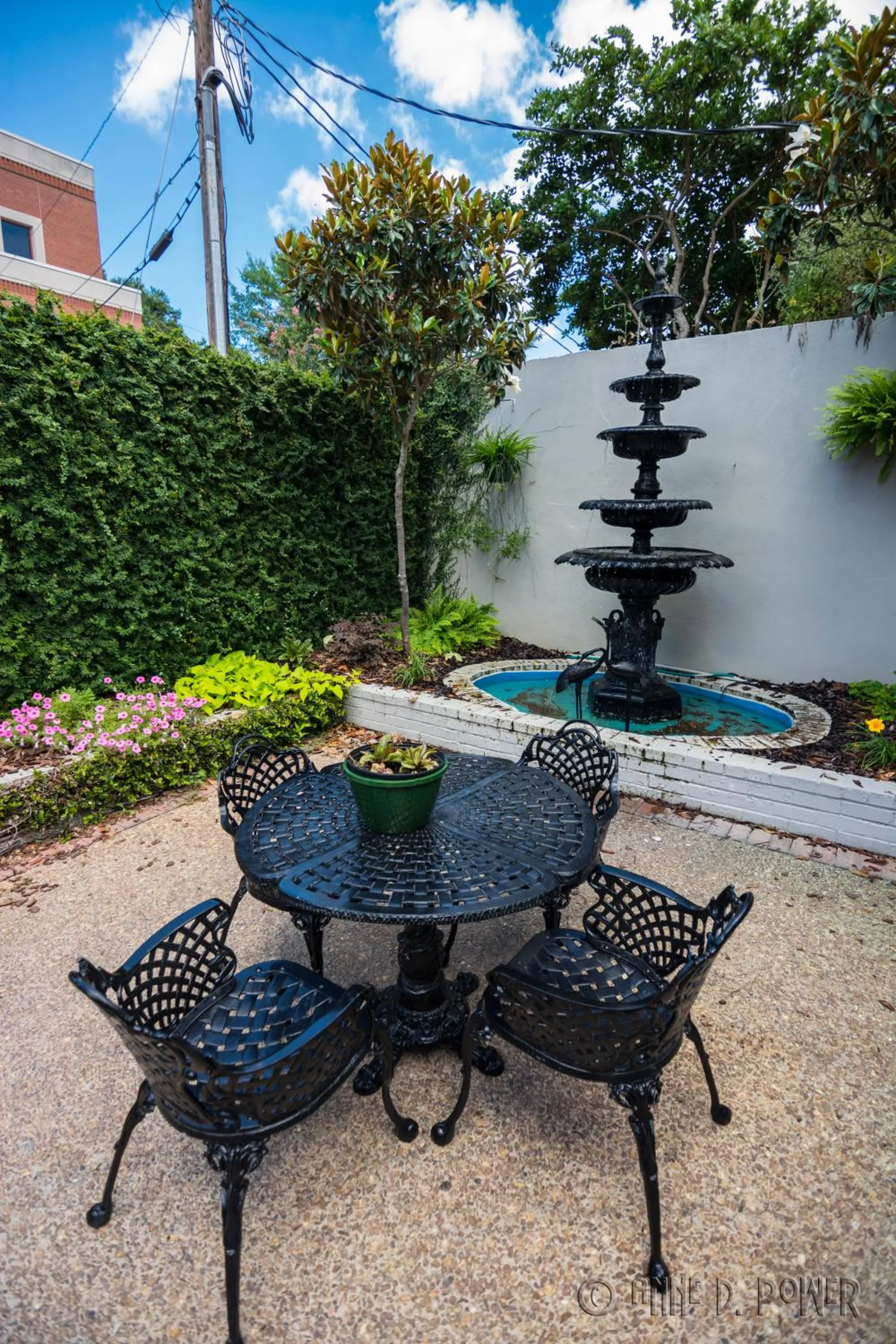 Patio in The Guest House Historic Mansion