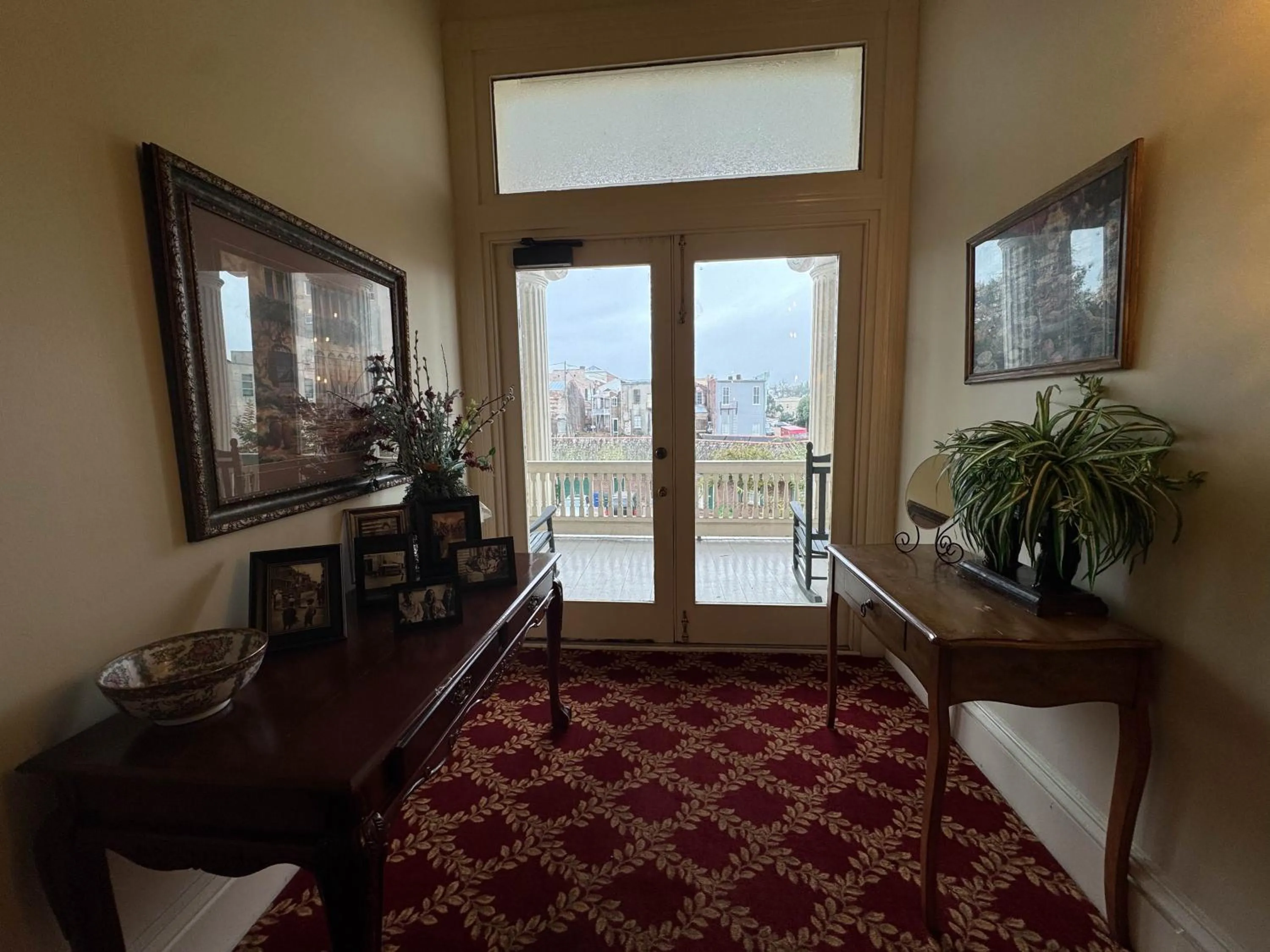Balcony/Terrace in The Guest House Historic Mansion