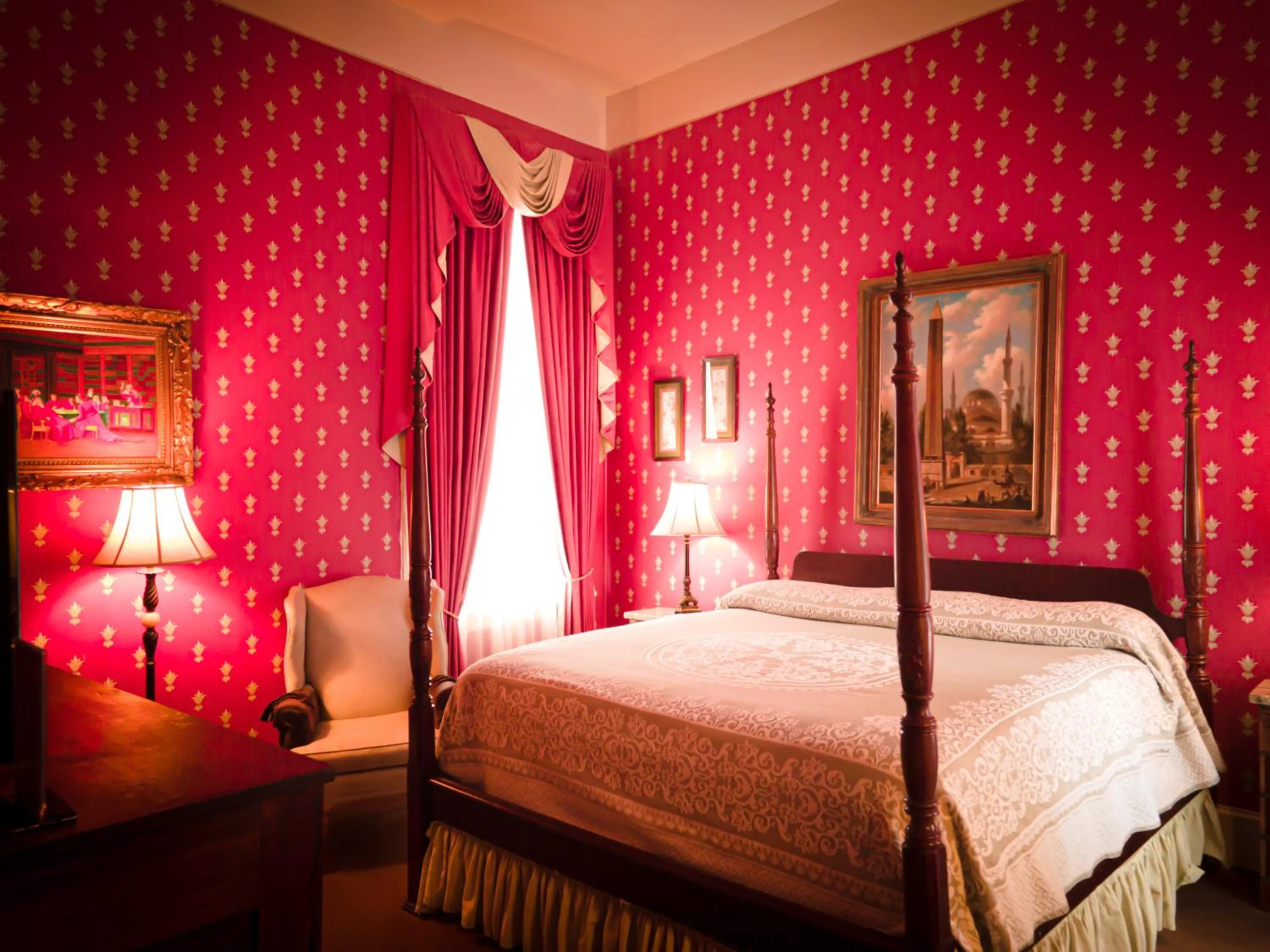 Bed in The Guest House Historic Mansion