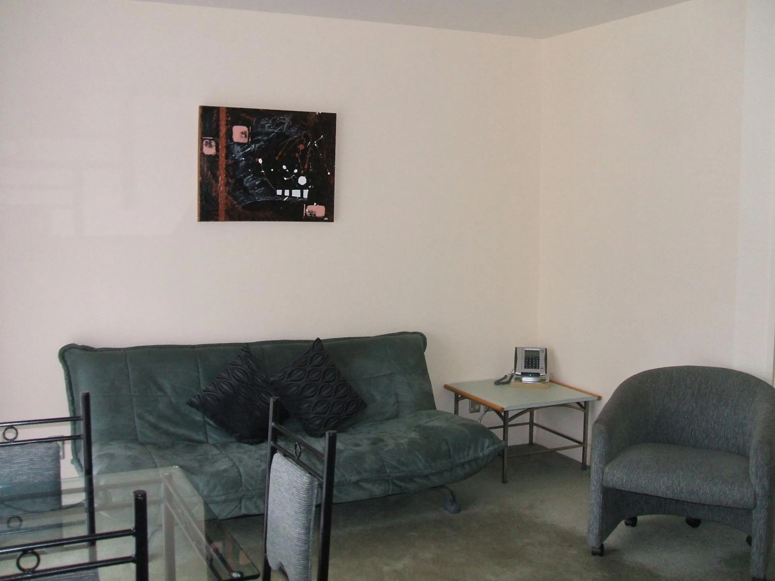 Living room in Pavilion Motel & Conference Centre