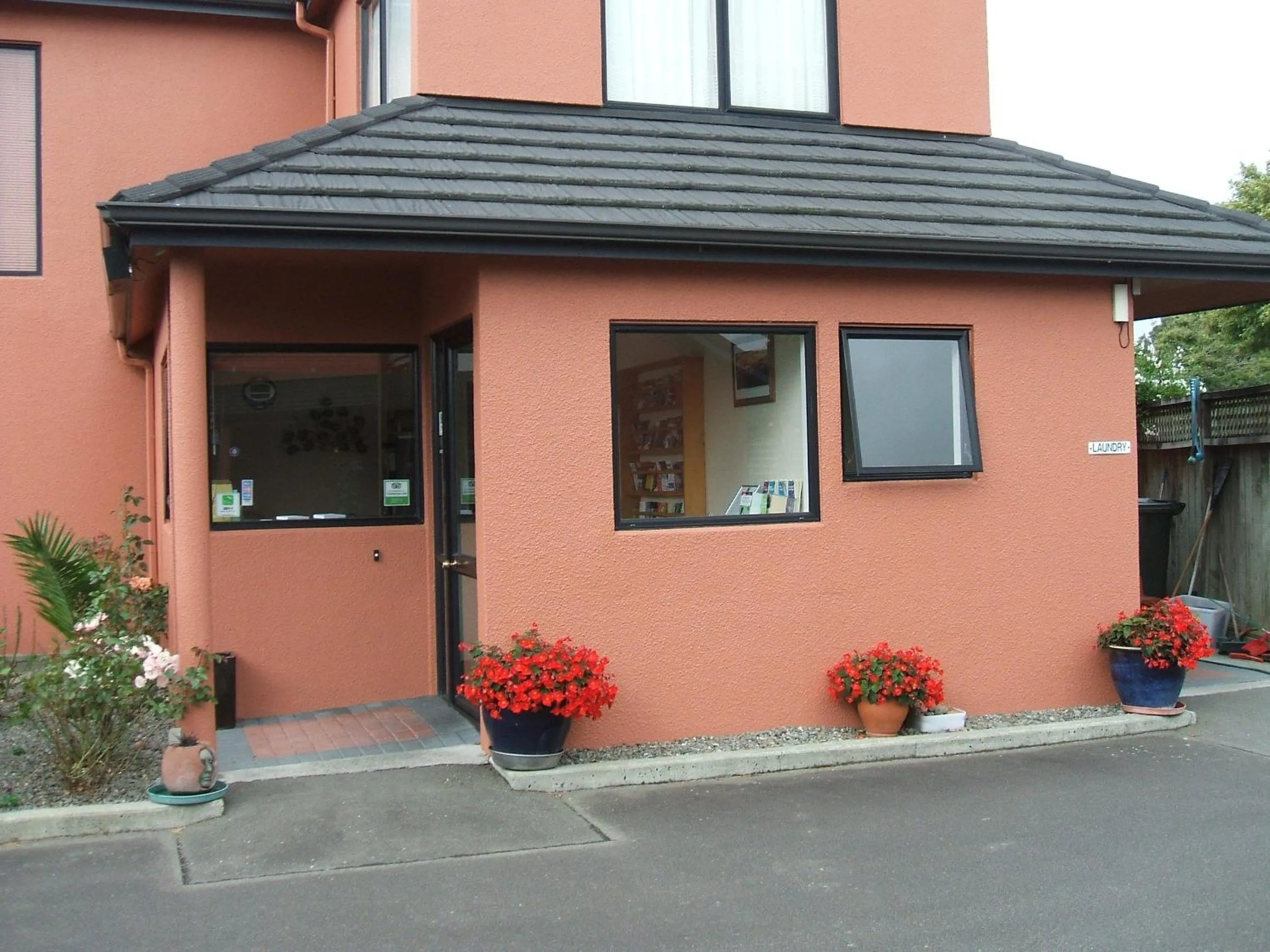 Facade/entrance in Pavilion Motel & Conference Centre