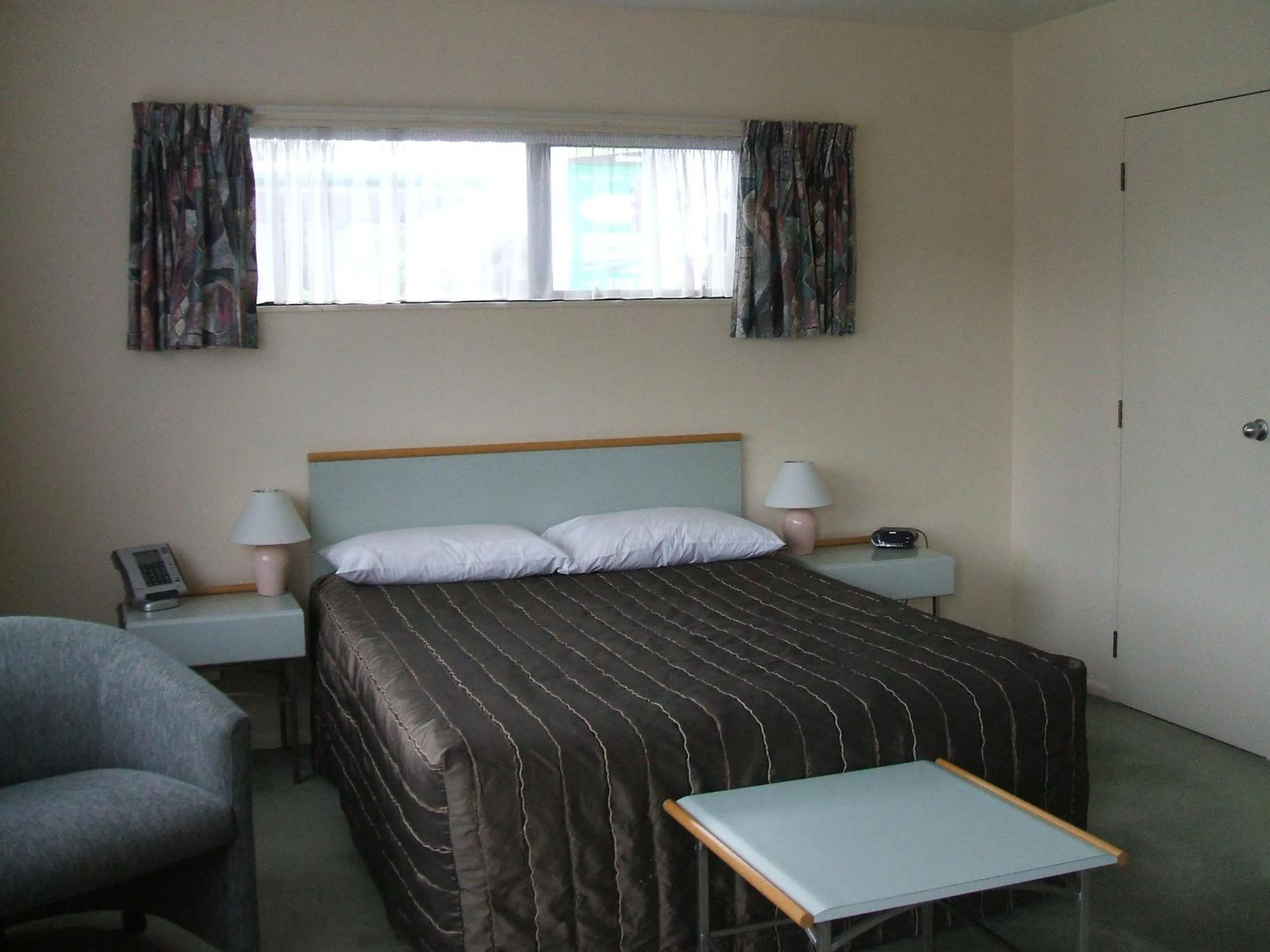 Bedroom, Bed in Pavilion Motel & Conference Centre