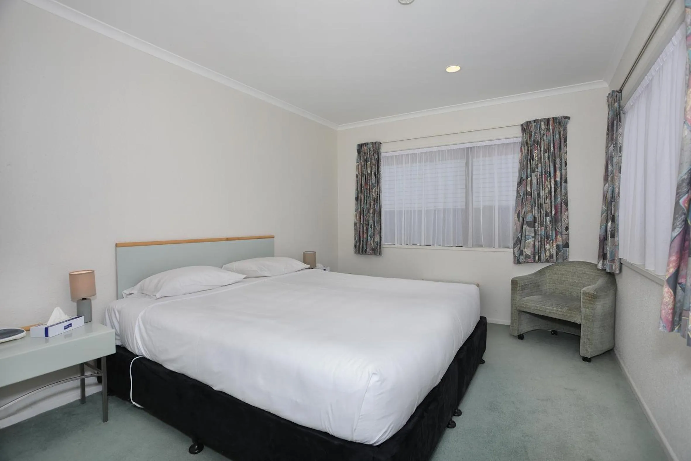 Bed in Pavilion Motel & Conference Centre