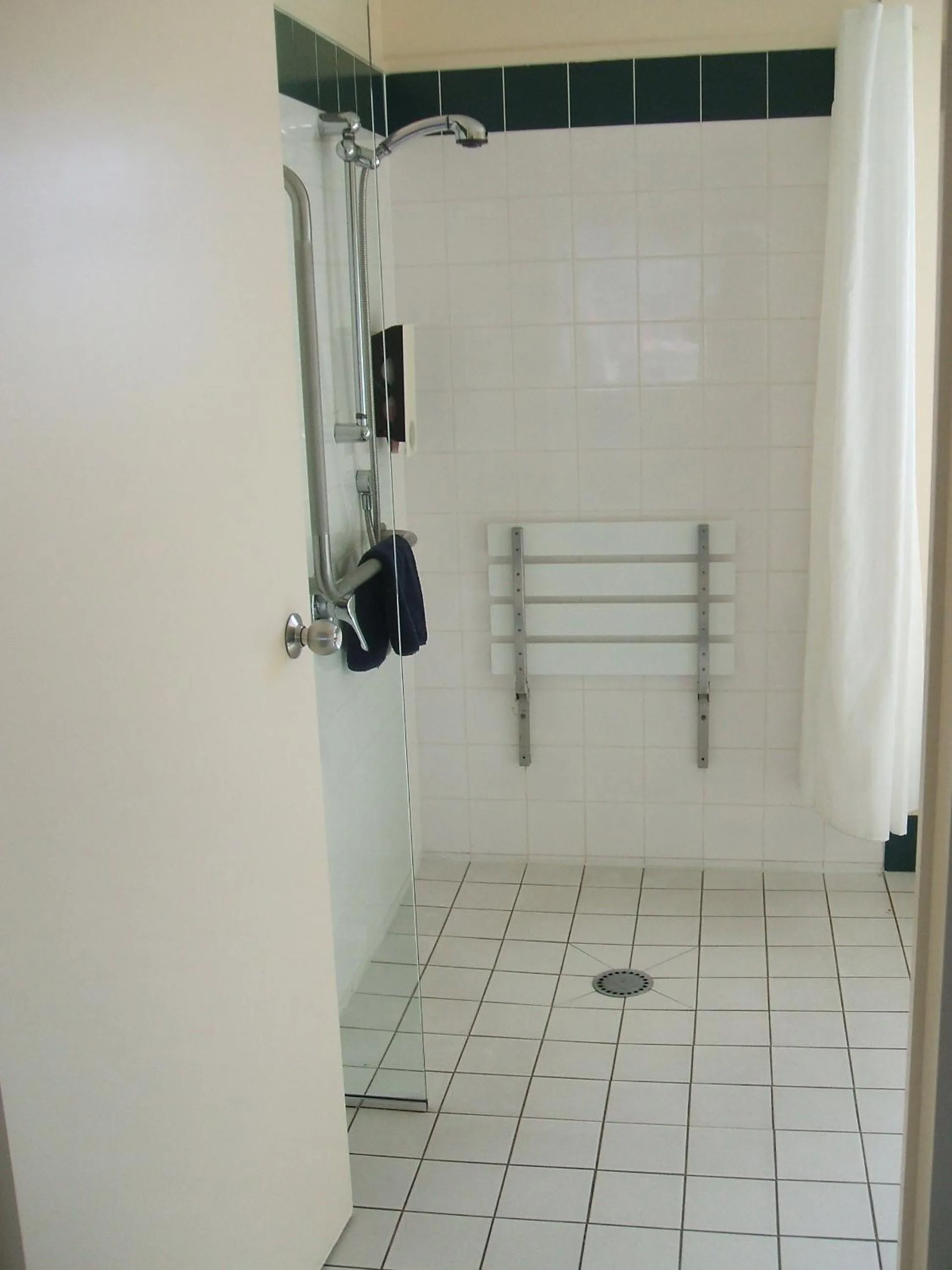 Bathroom in Pavilion Motel & Conference Centre