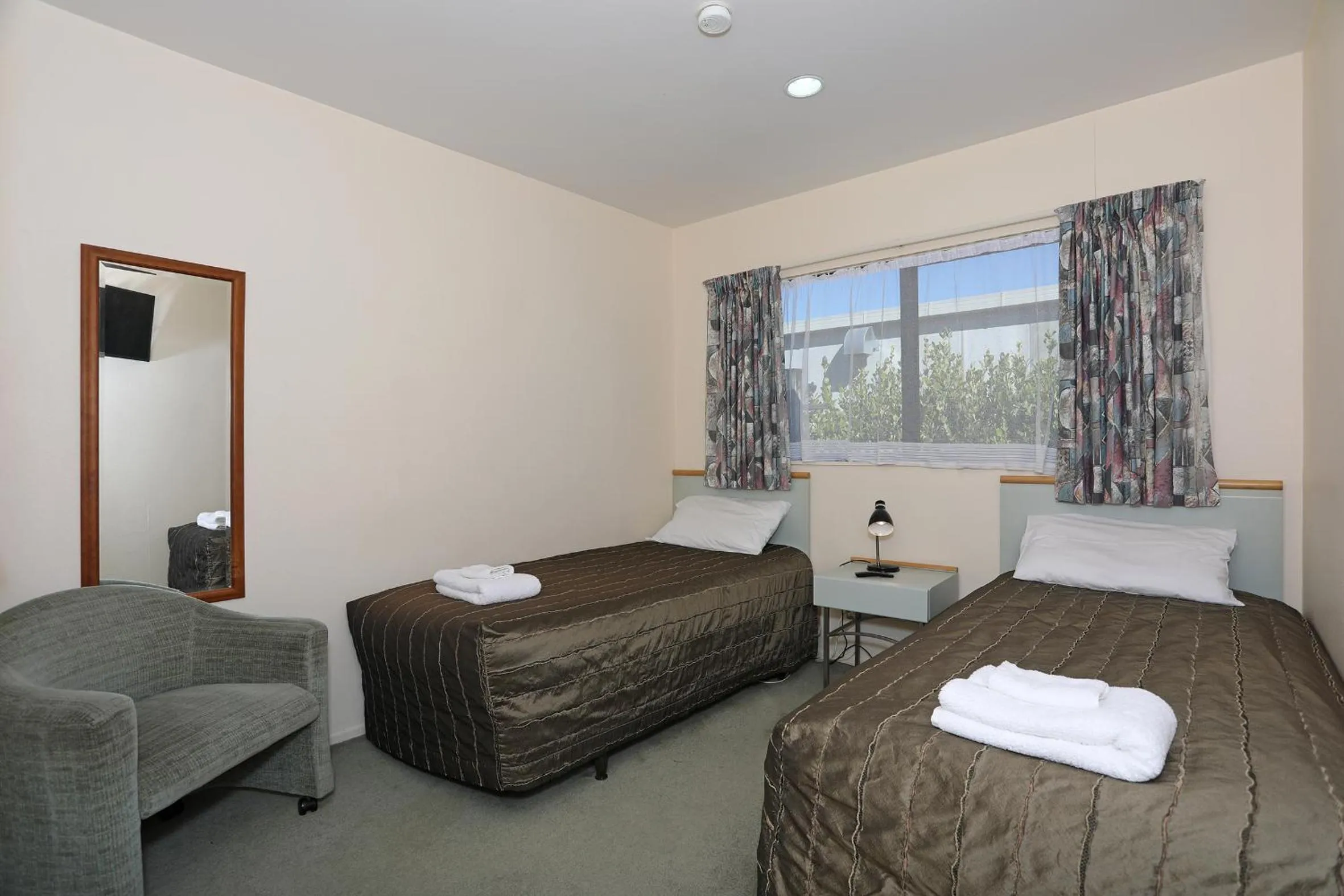 Bed in Pavilion Motel & Conference Centre