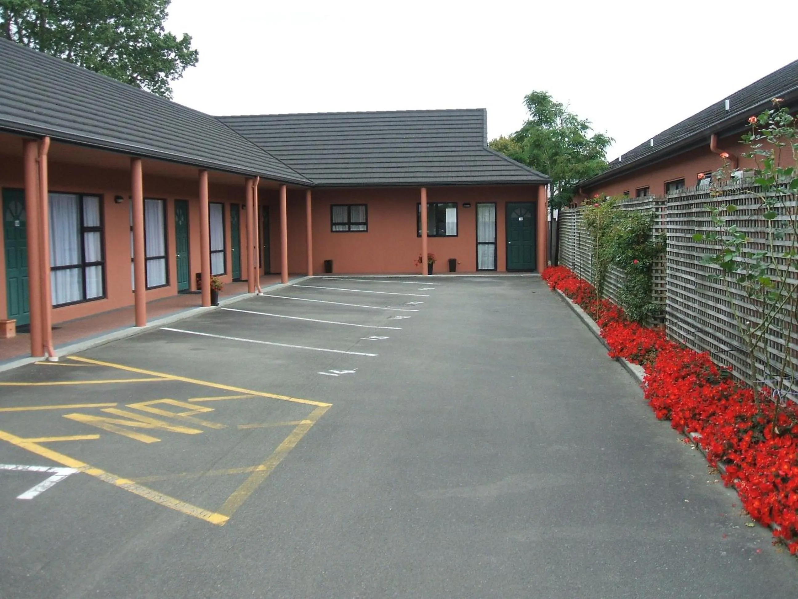 Facade/entrance in Pavilion Motel & Conference Centre
