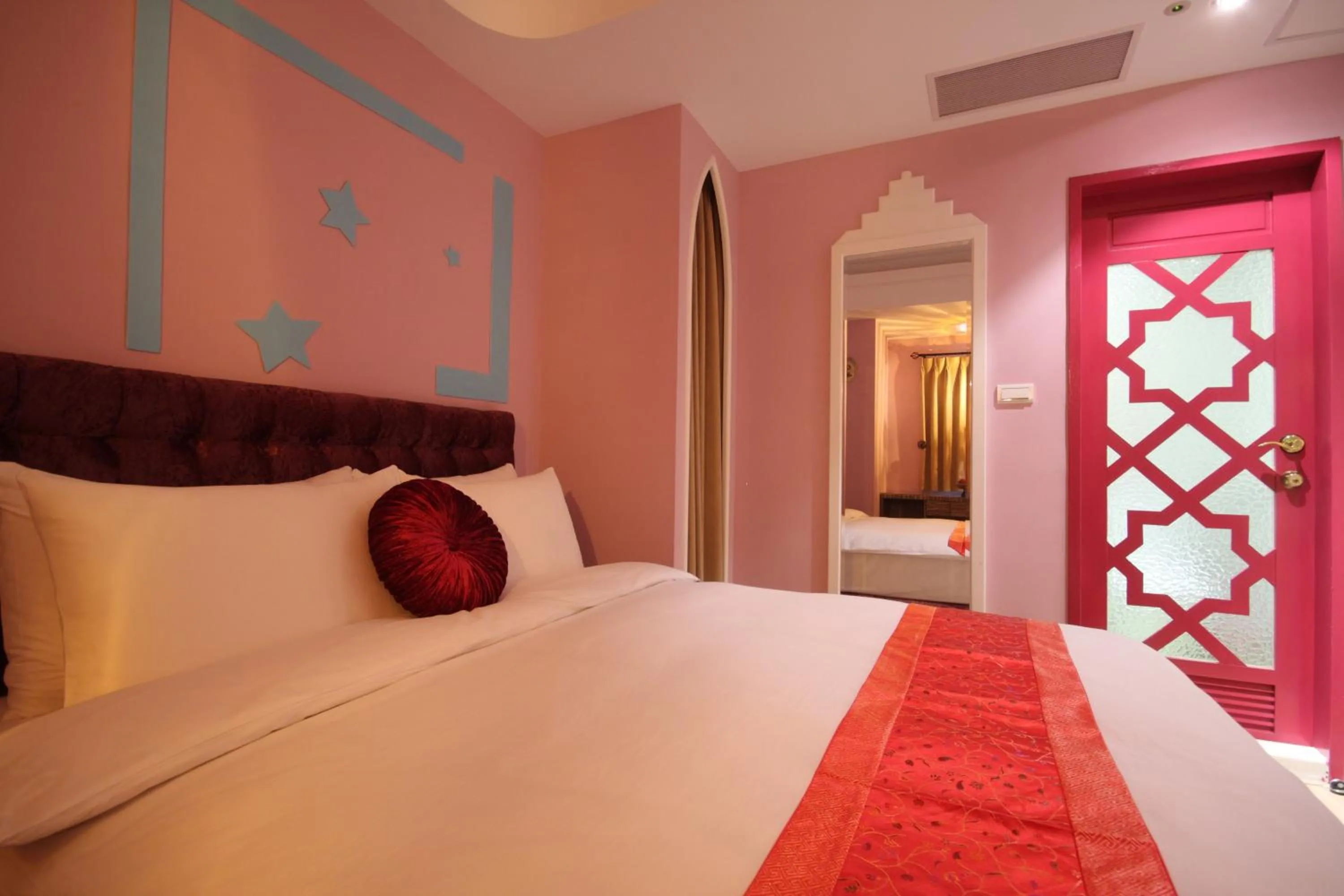 Moroccan Holiday Suite