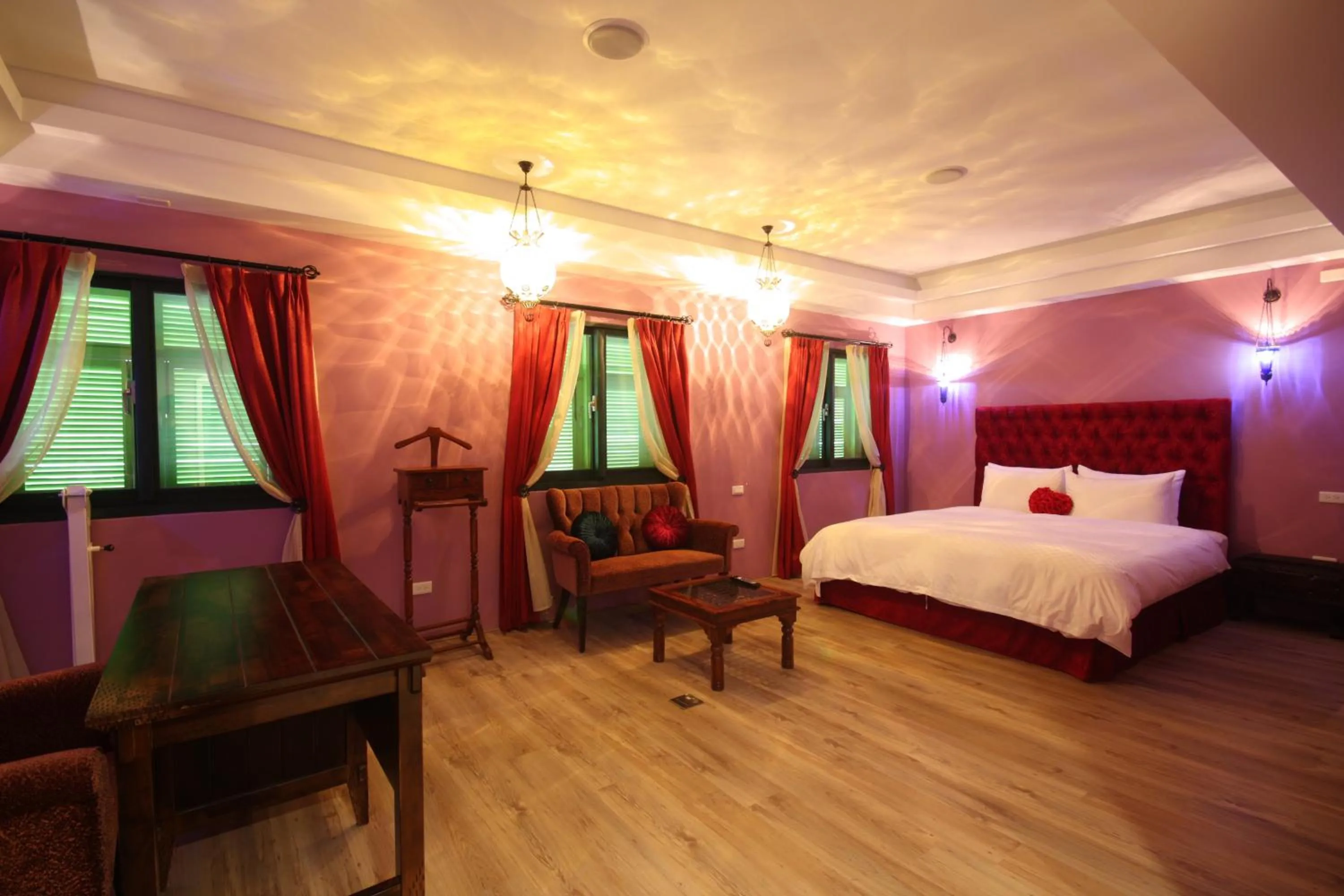 Decorative detail in Moroccan Holiday Suite