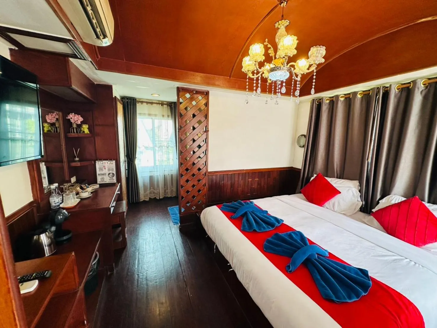 Bed in Koh Chang Resort