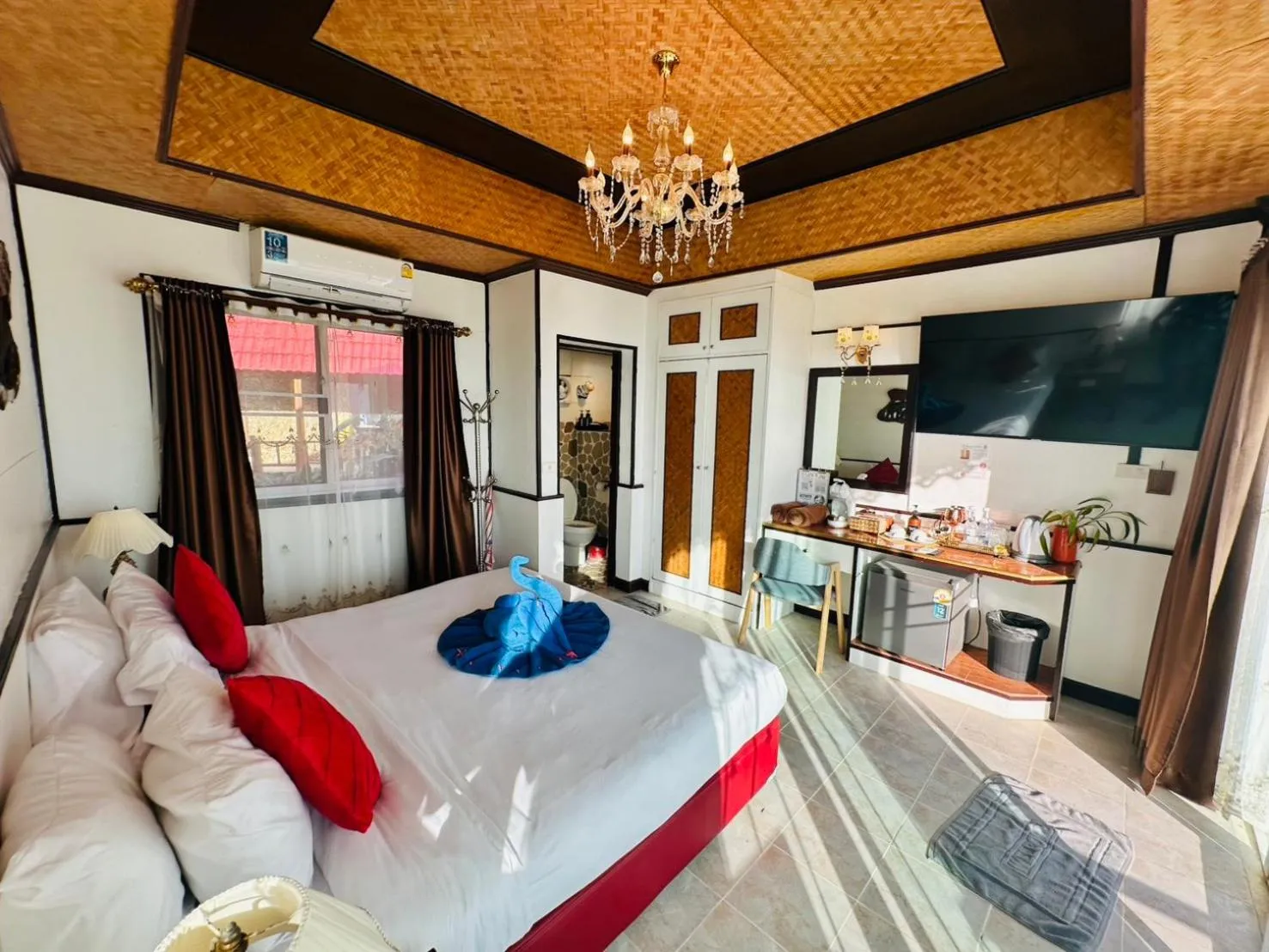 Bed in Koh Chang Resort