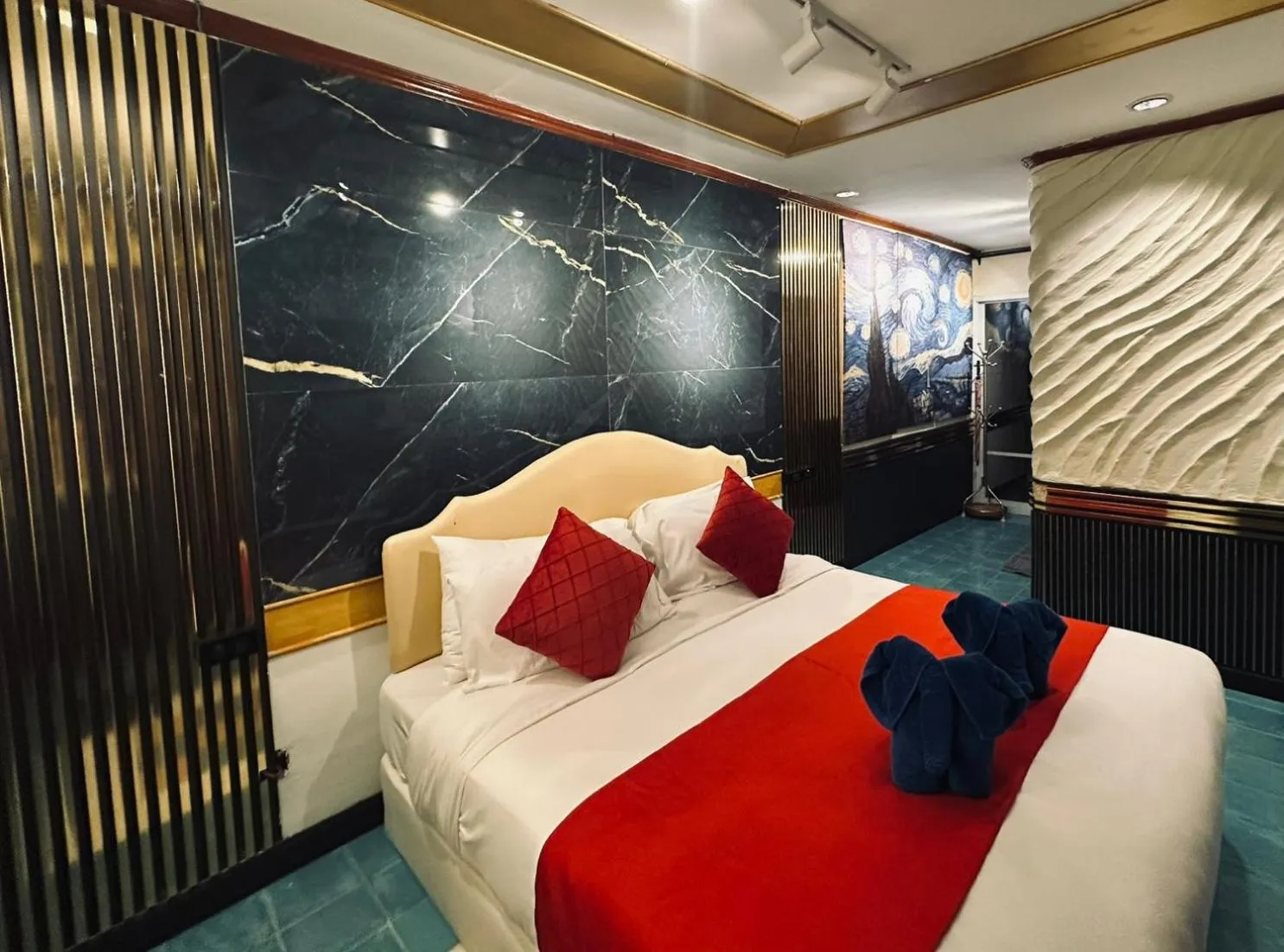 Bed in Koh Chang Resort