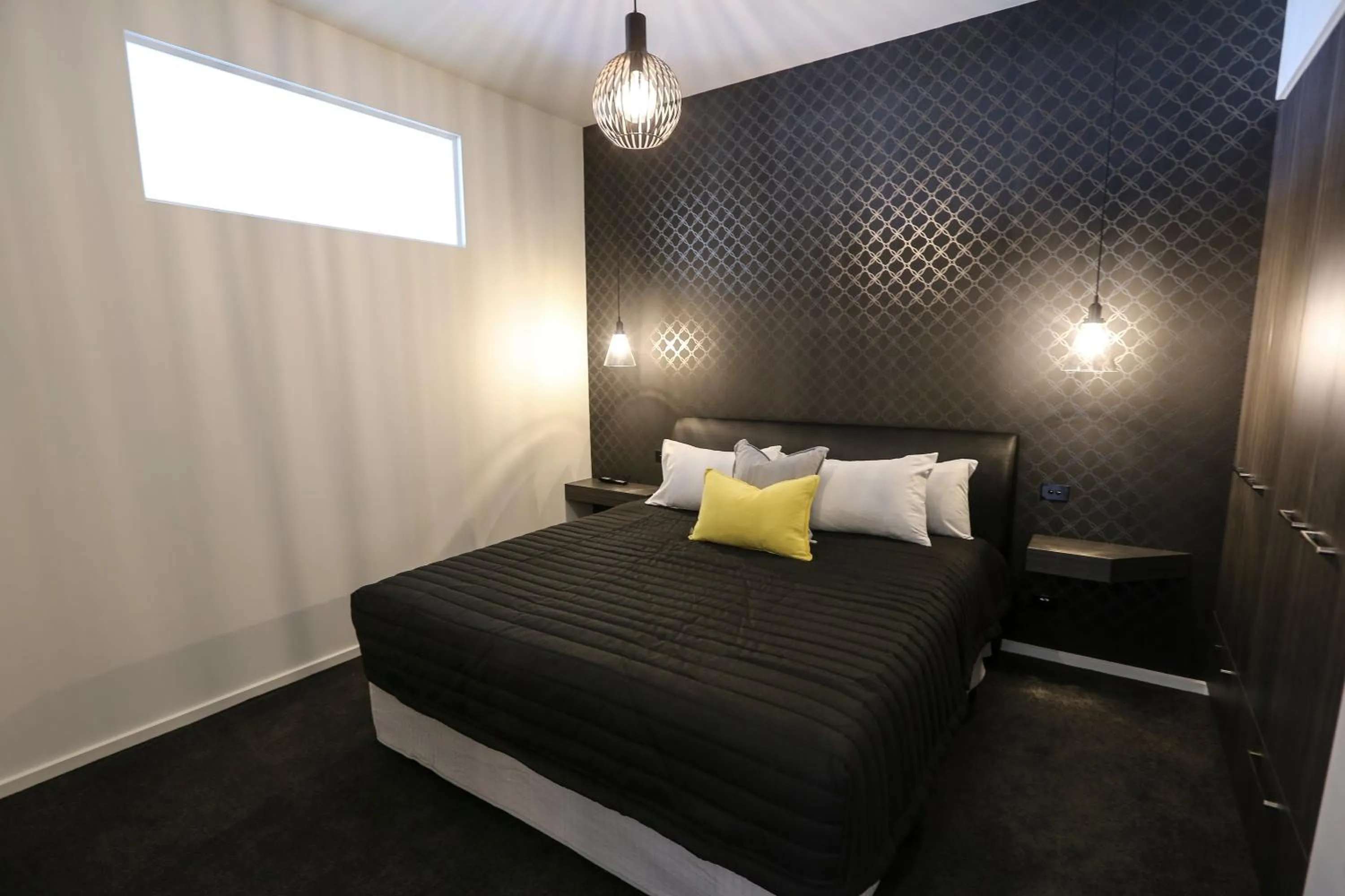 Bedroom, Bed in Indulge Apartments - CBD