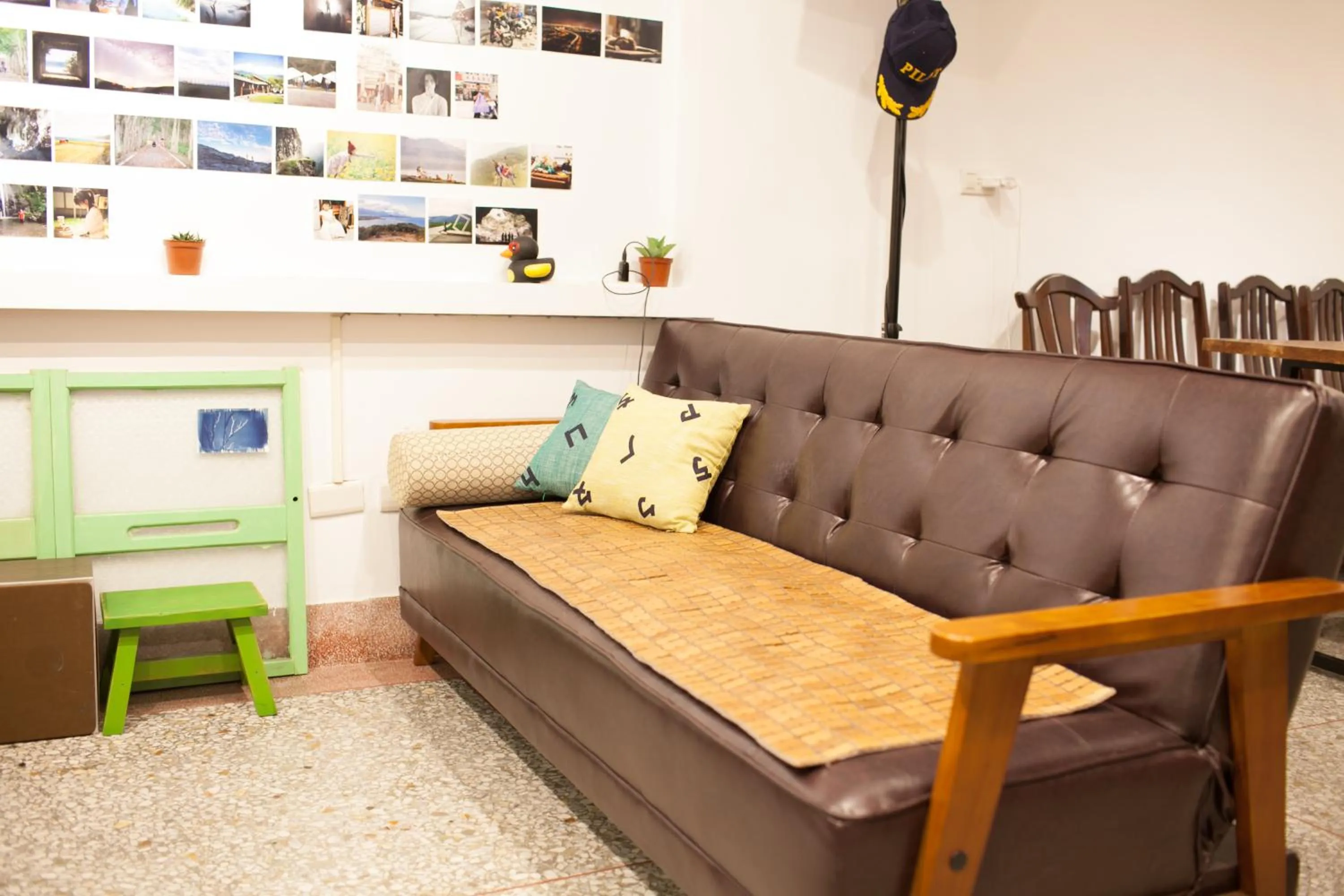 Communal lounge/ TV room in Captain Not At Home