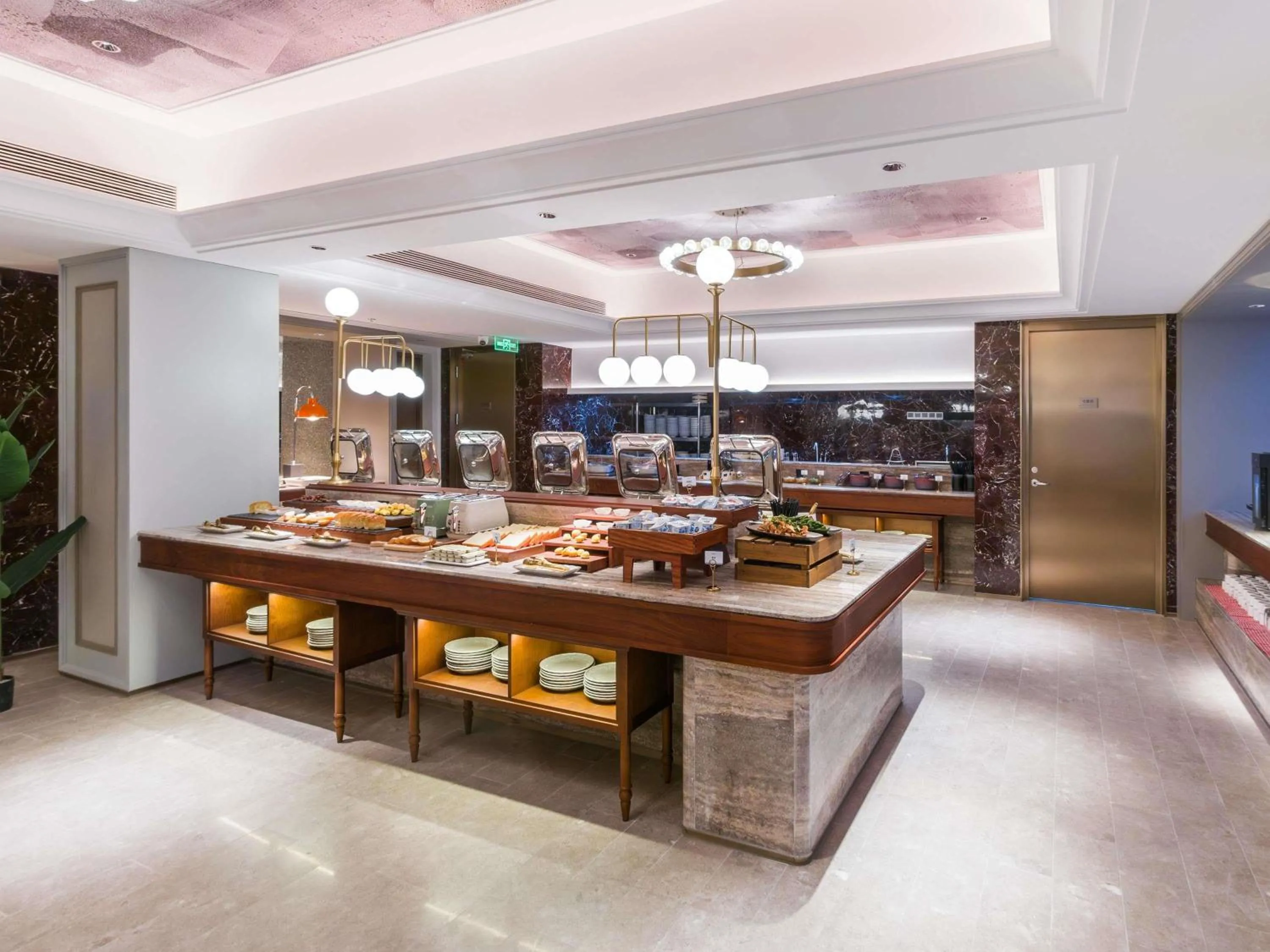 Restaurant/places to eat in Mercure Wuxi East Railway Station