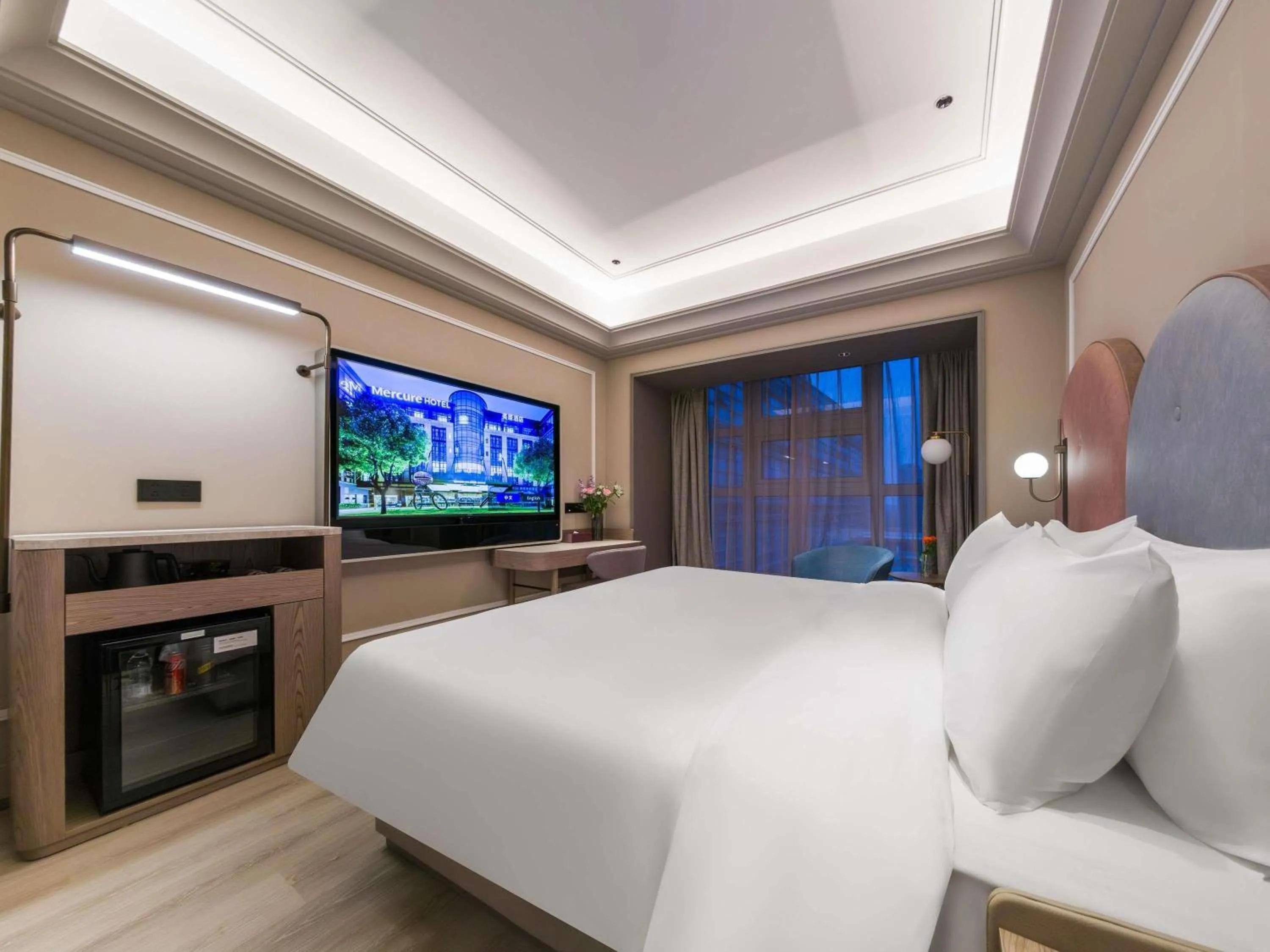 Bedroom, Bed in Mercure Wuxi East Railway Station