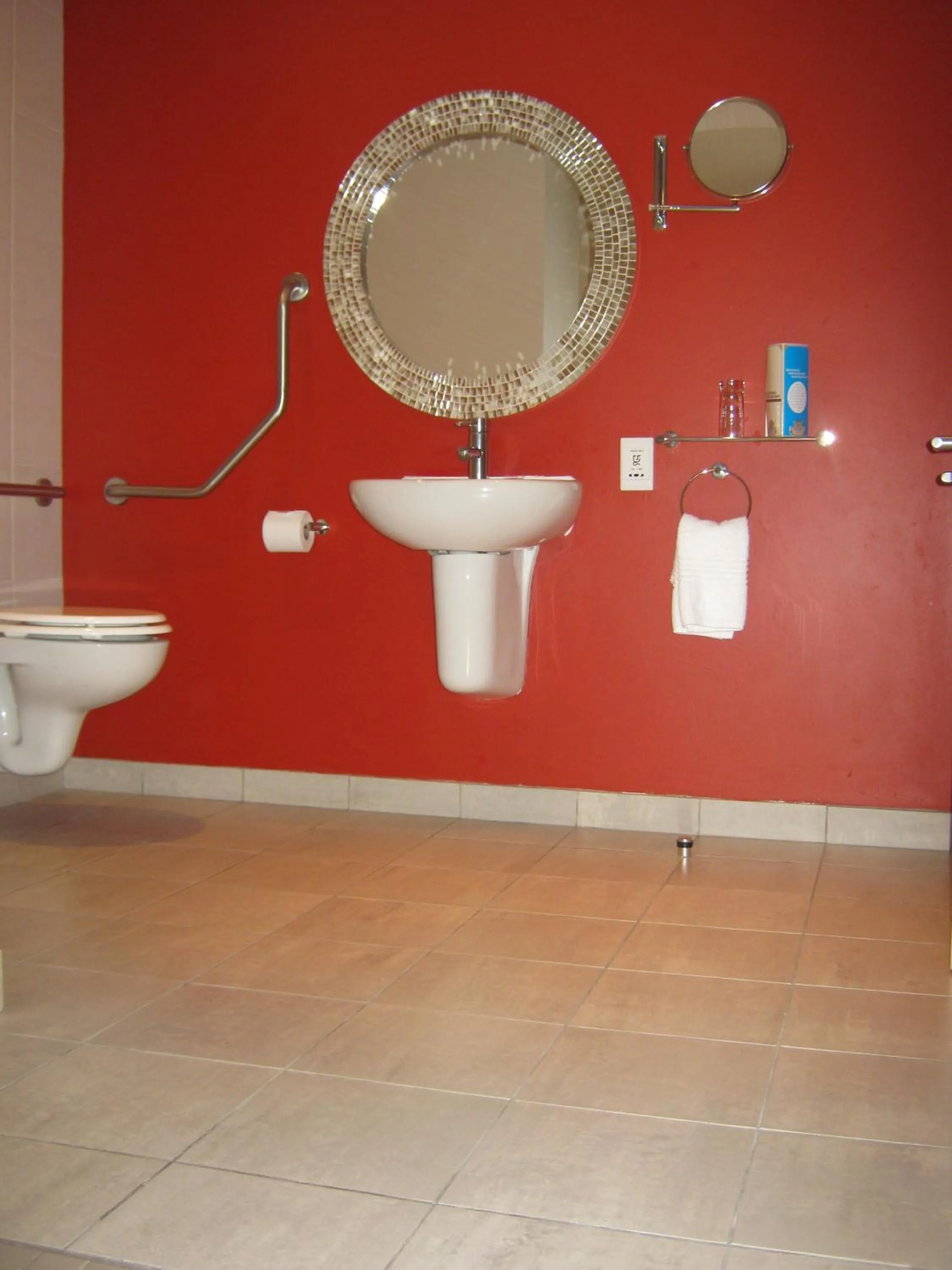 Toilet in Mondior at Emperors Palace