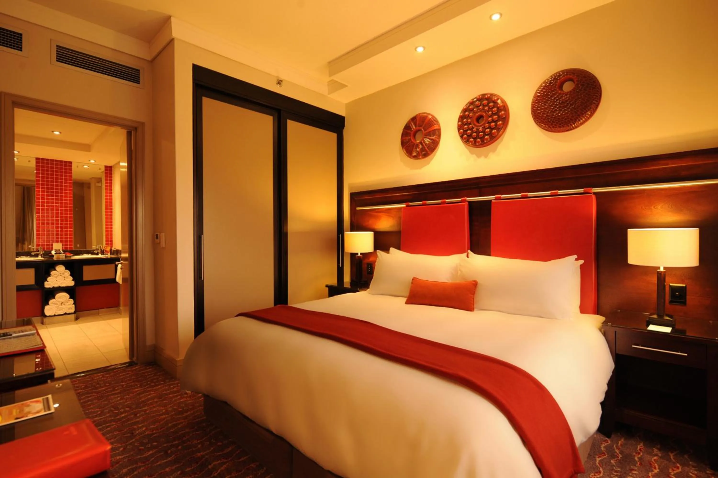 Bed in Mondior at Emperors Palace