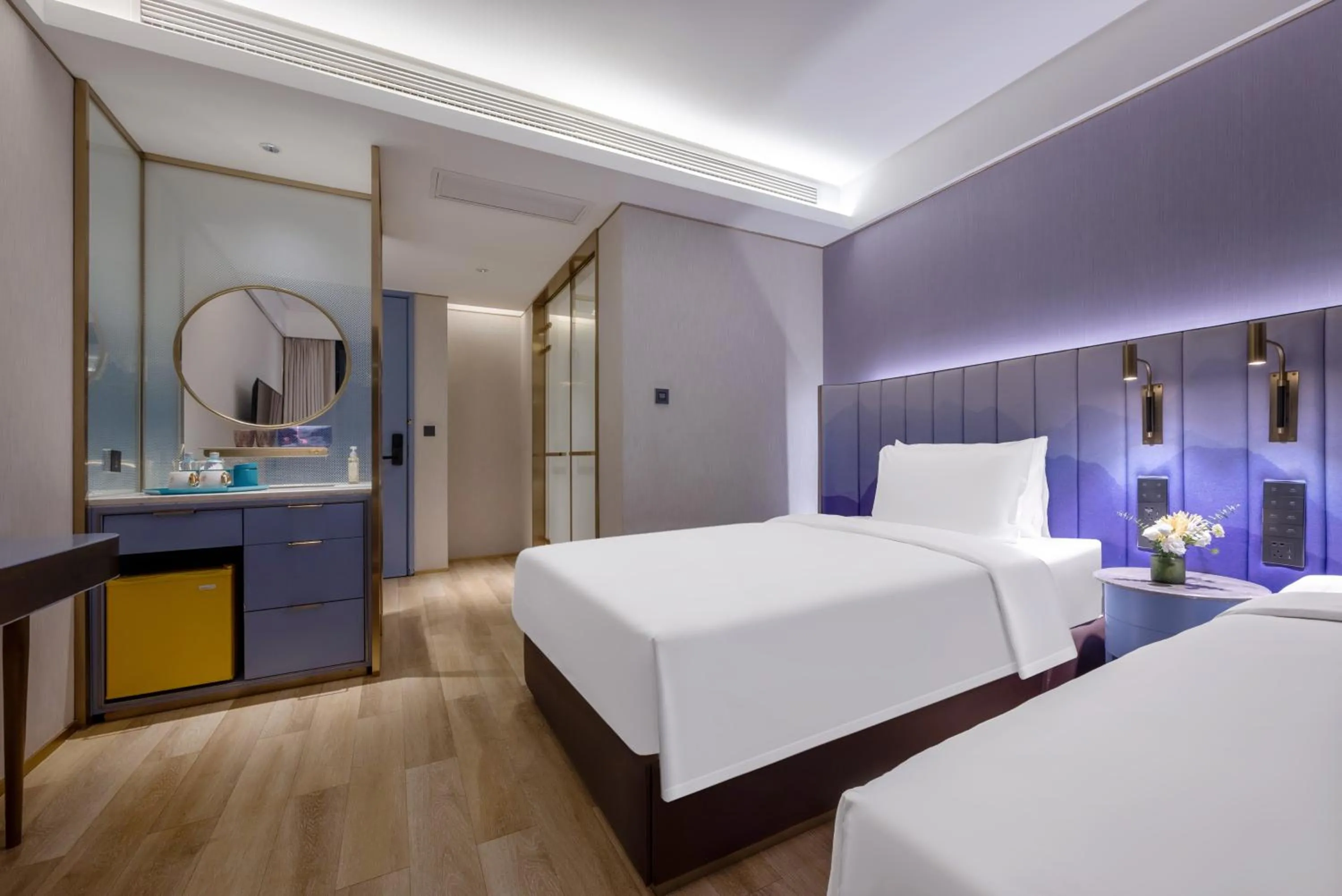 Bedroom, Bed in Manxin Hotel, Guanyinqiao, Chongqing