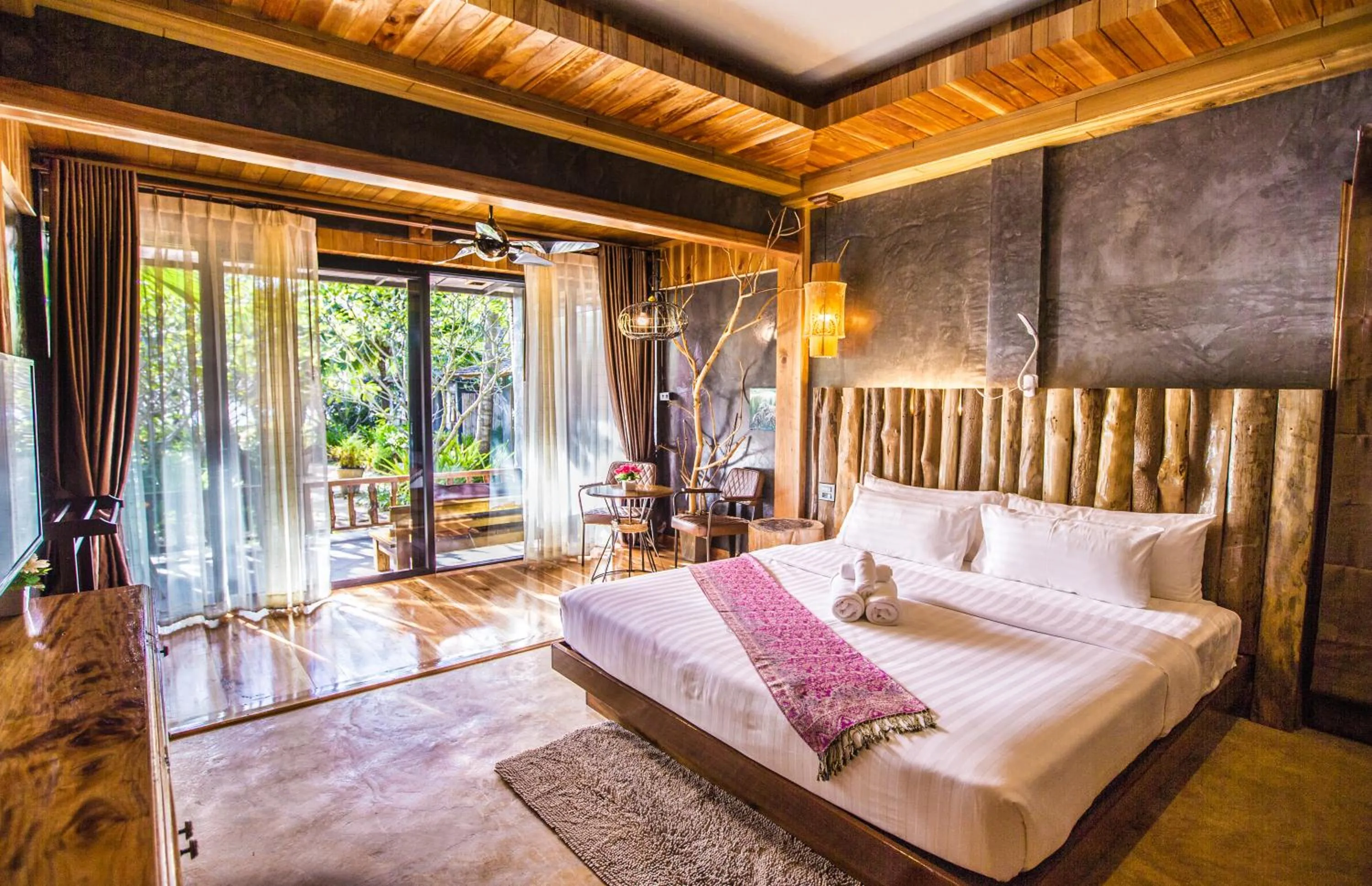 Bed in Andalay Beach Resort Koh Libong