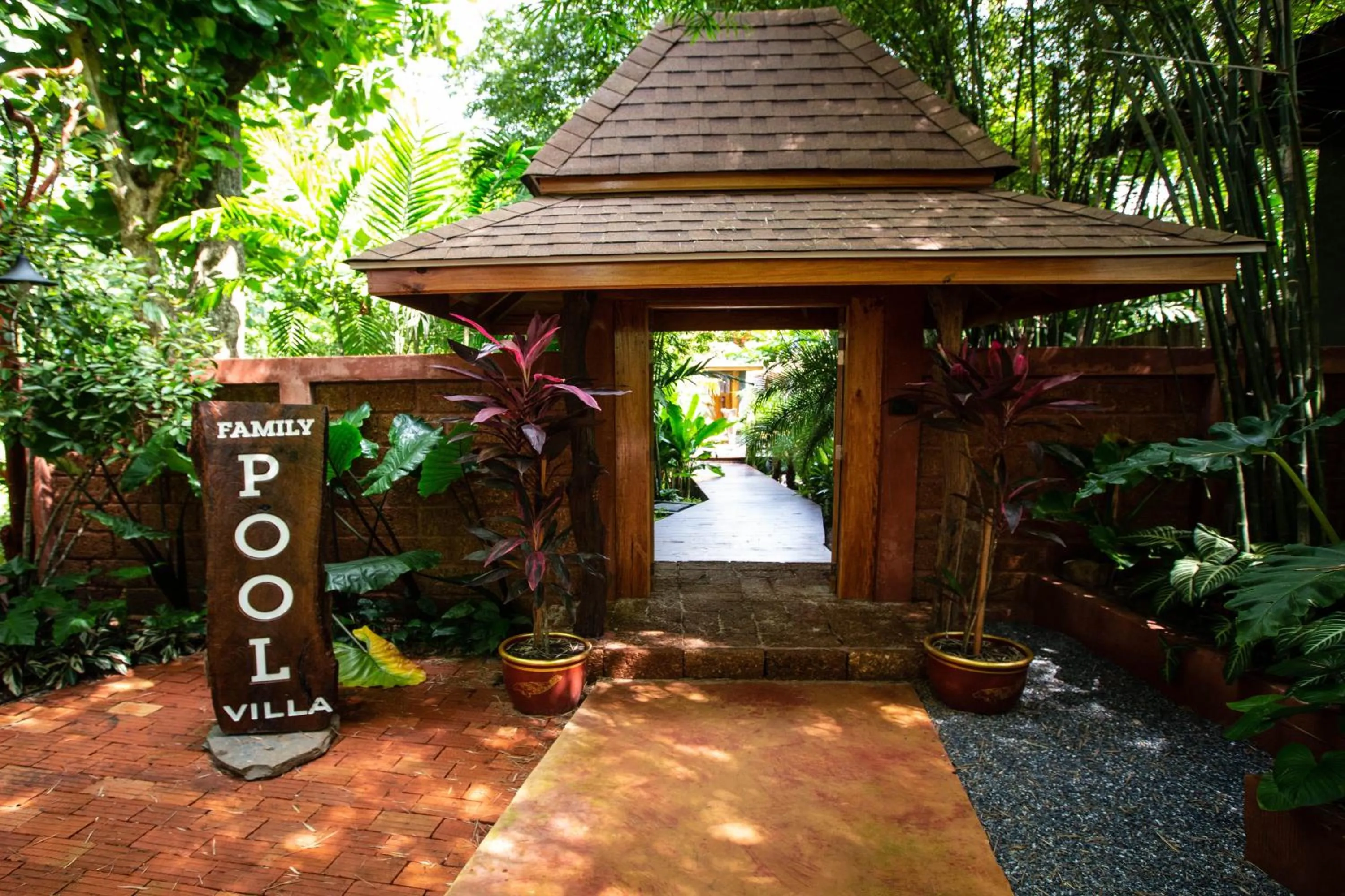 Garden in Andalay Beach Resort Koh Libong