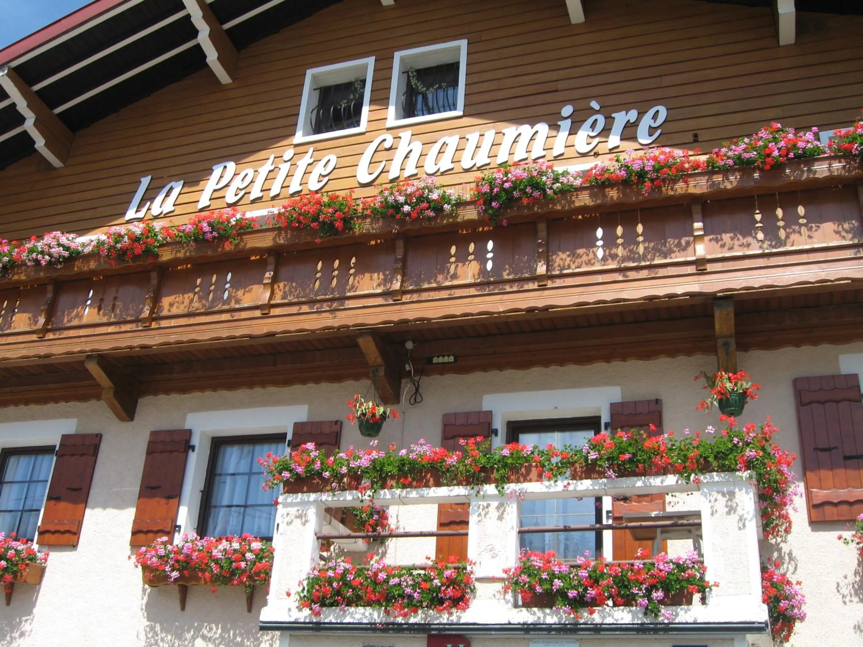 Property building in Logis Hôtel La Petite Chaumière