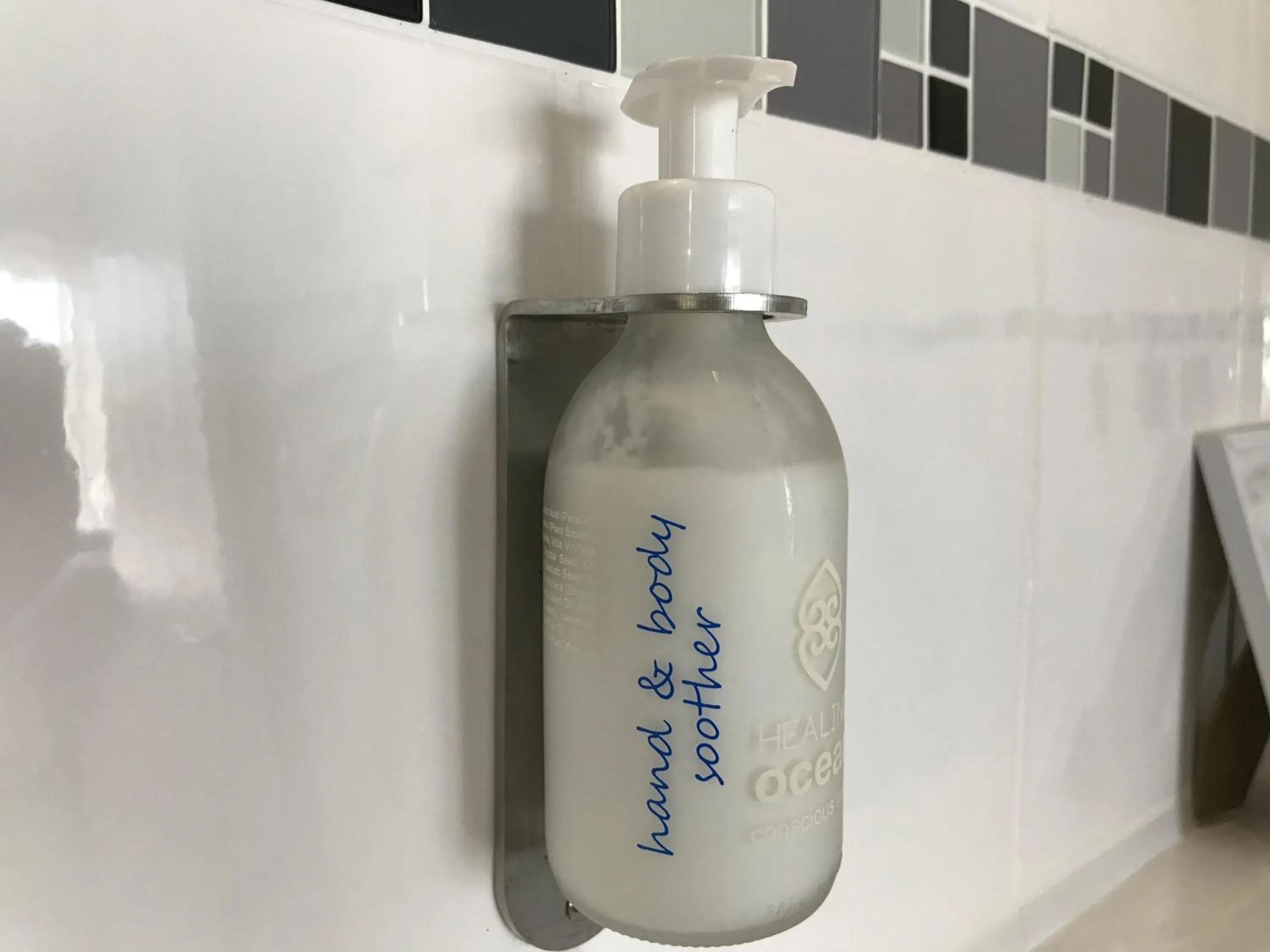 Bathroom in Farr Out Guest House