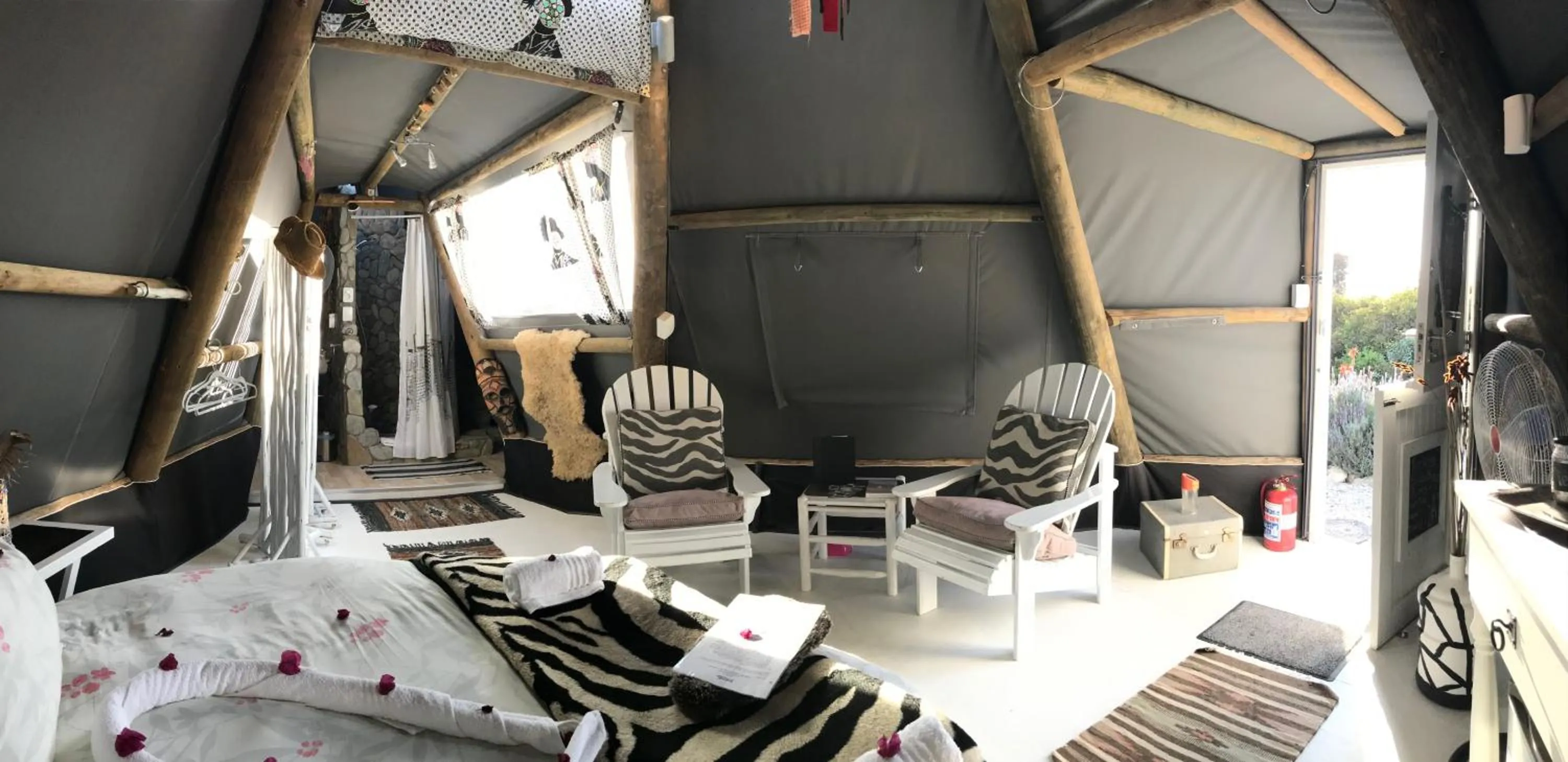 Photo of the whole room in Farr Out Guest House