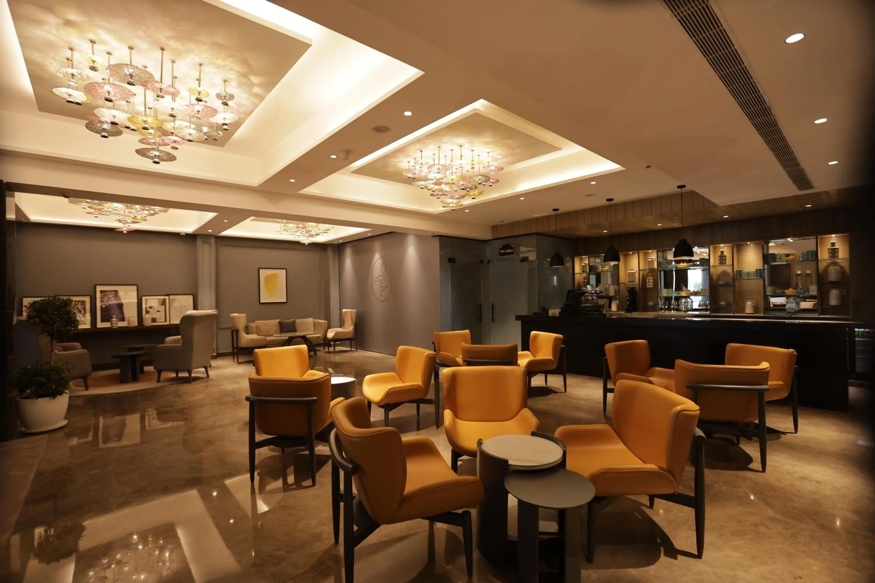 Lounge or bar in voco Amritsar by IHG