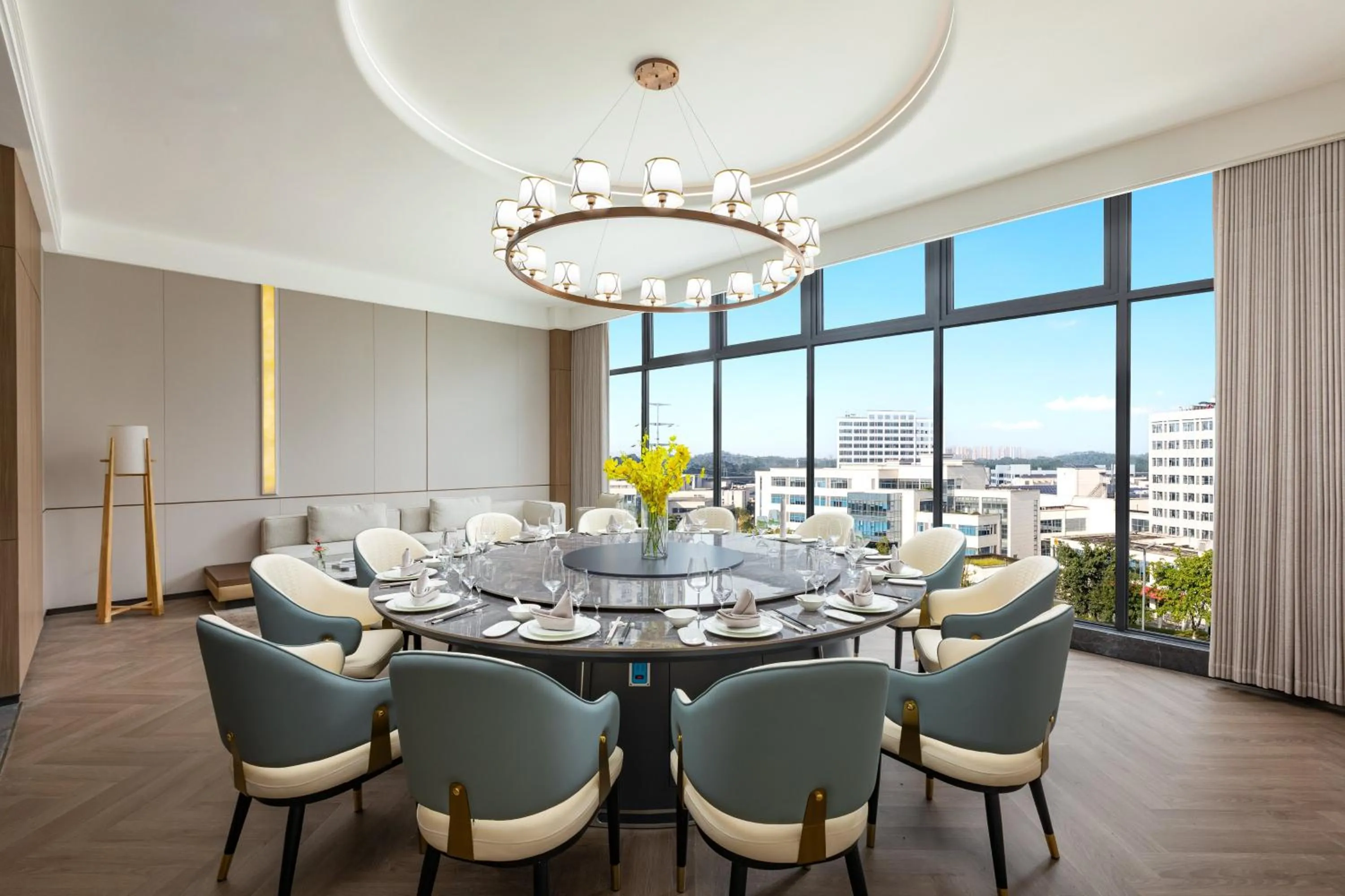 Restaurant/places to eat in Holiday Inn Express Neijiang High-Tech Zone by IHG