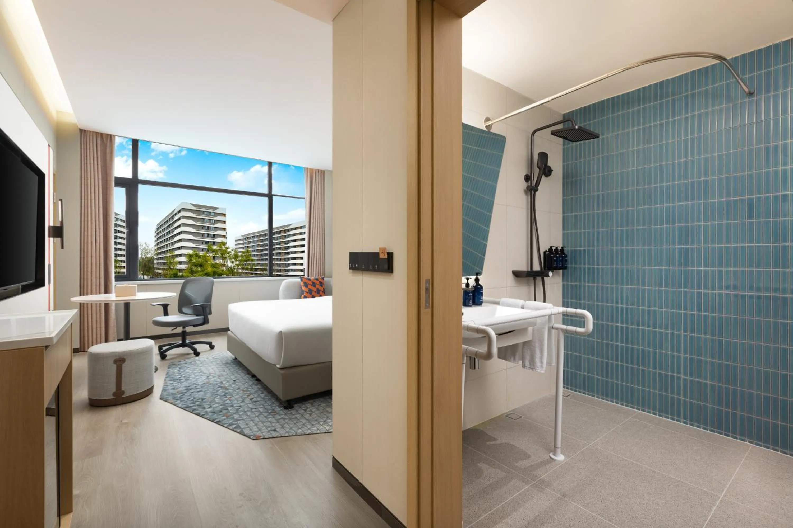Bathroom, Bed in Holiday Inn Express Neijiang High-Tech Zone by IHG