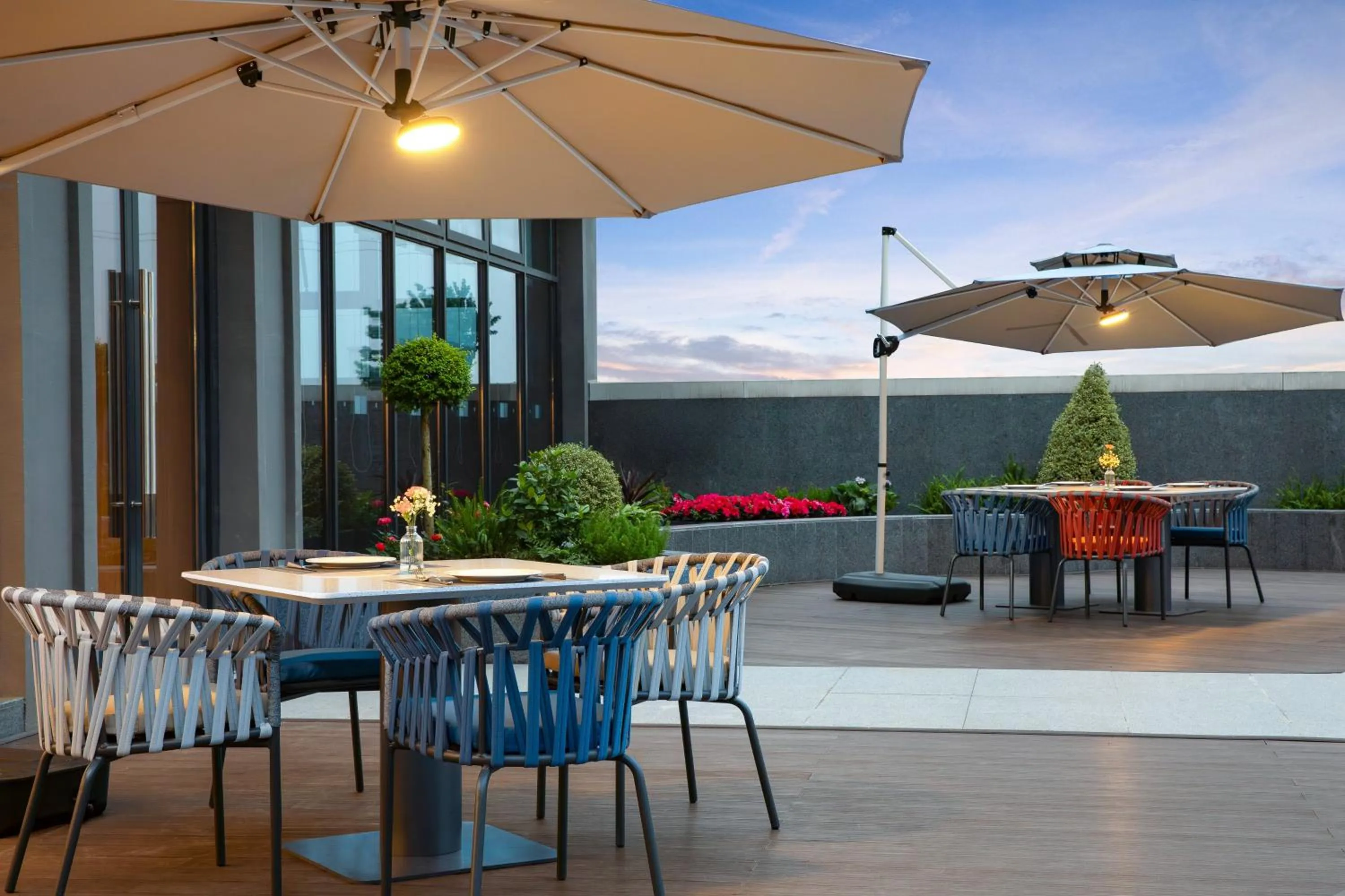 Restaurant/places to eat in Holiday Inn Express Neijiang High-Tech Zone by IHG