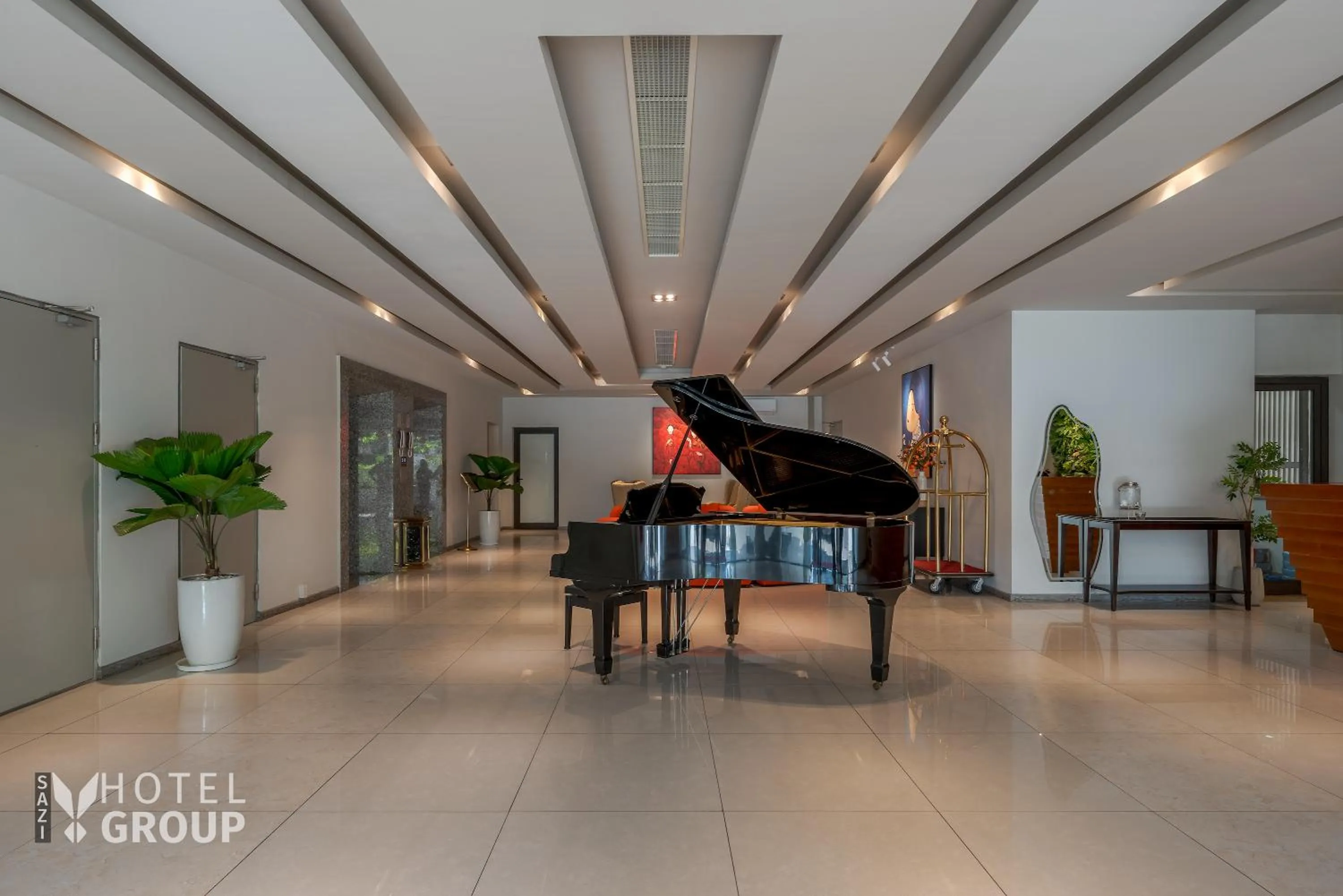 Lobby or reception in SAZI Parlia Hotel - Free Nails HairWash n Airport