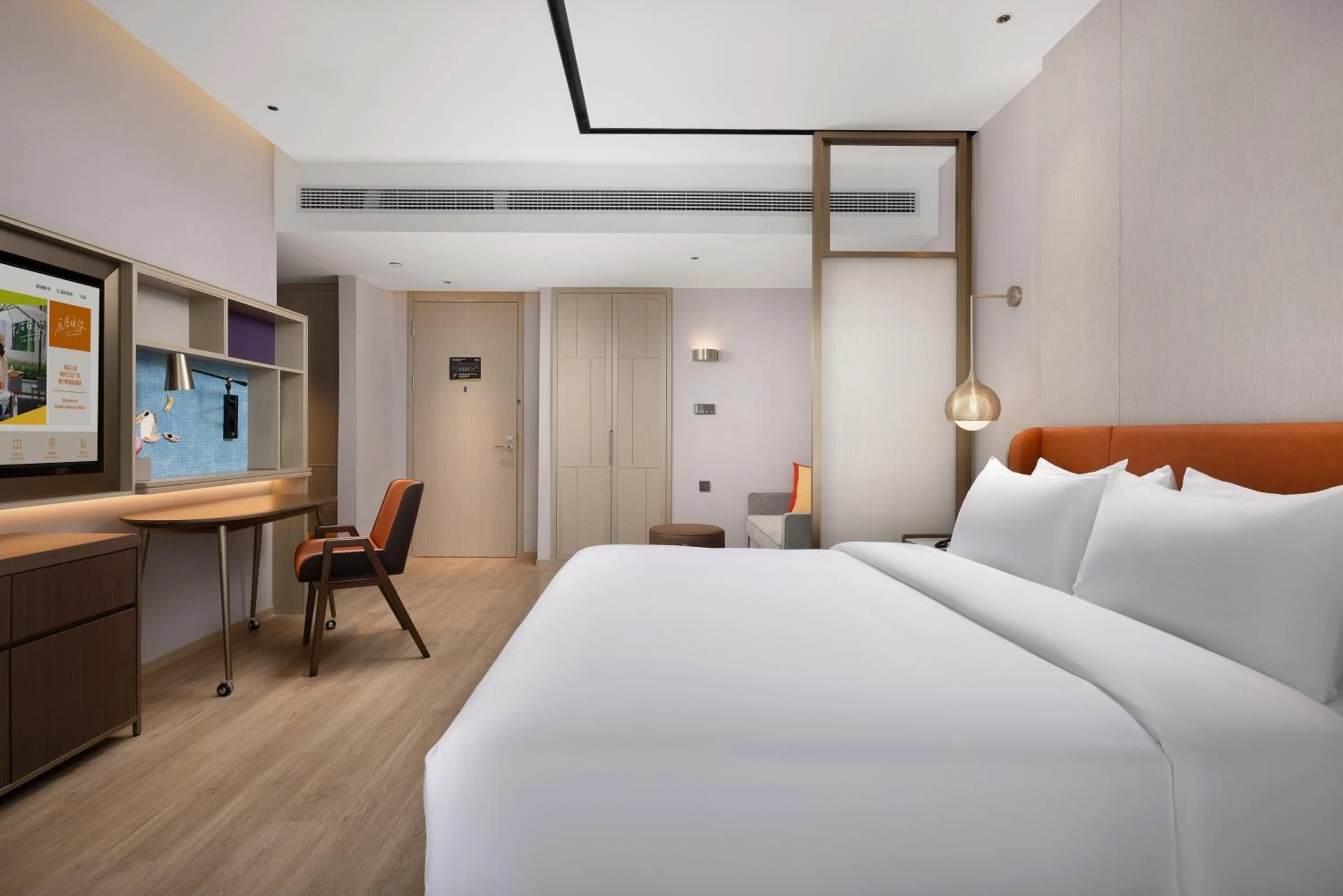 Photo of the whole room, Bed in Home2 Suite by Hilton Jingzhou Wanda Plaza