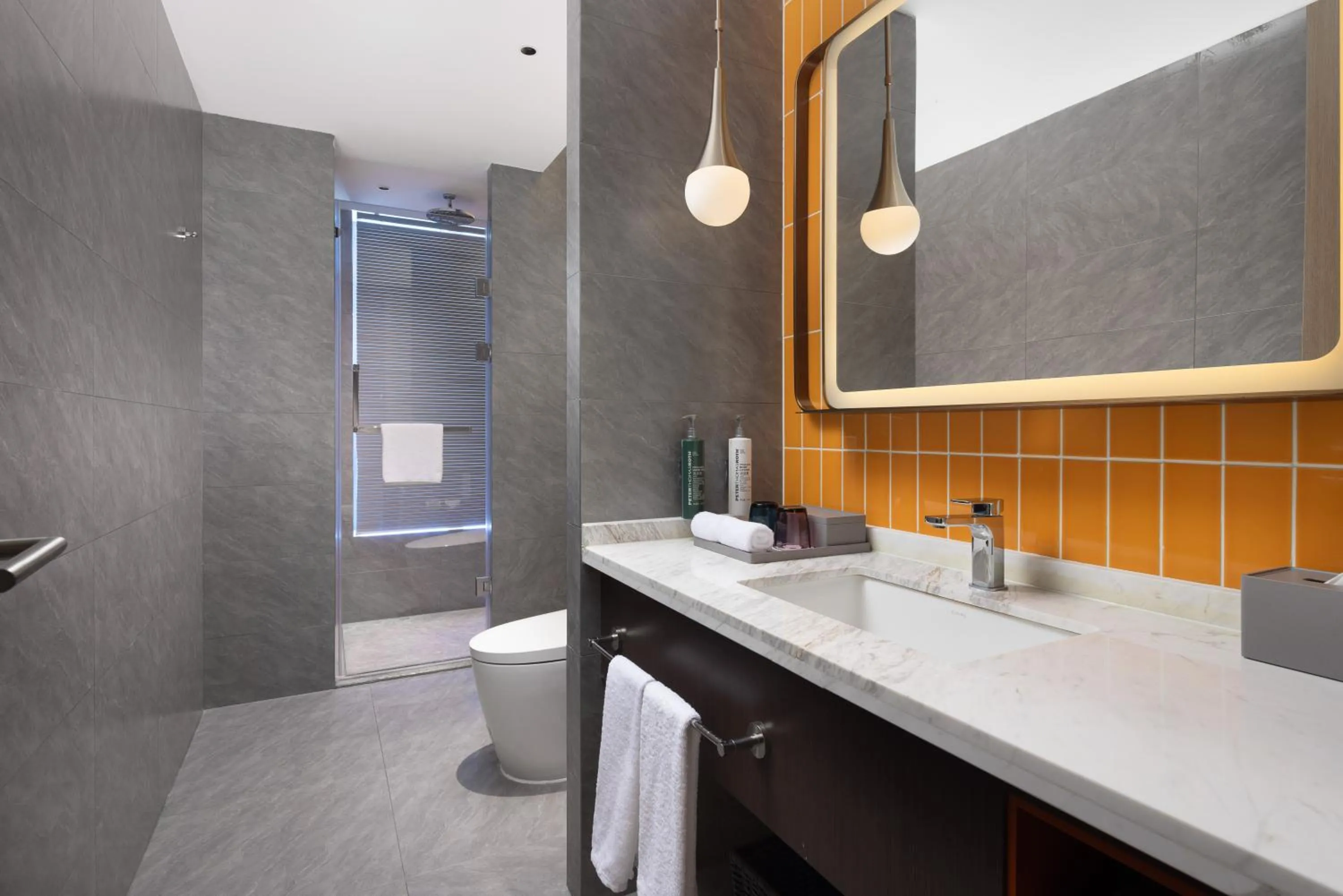 Toilet in Home2 Suite by Hilton Jingzhou Wanda Plaza