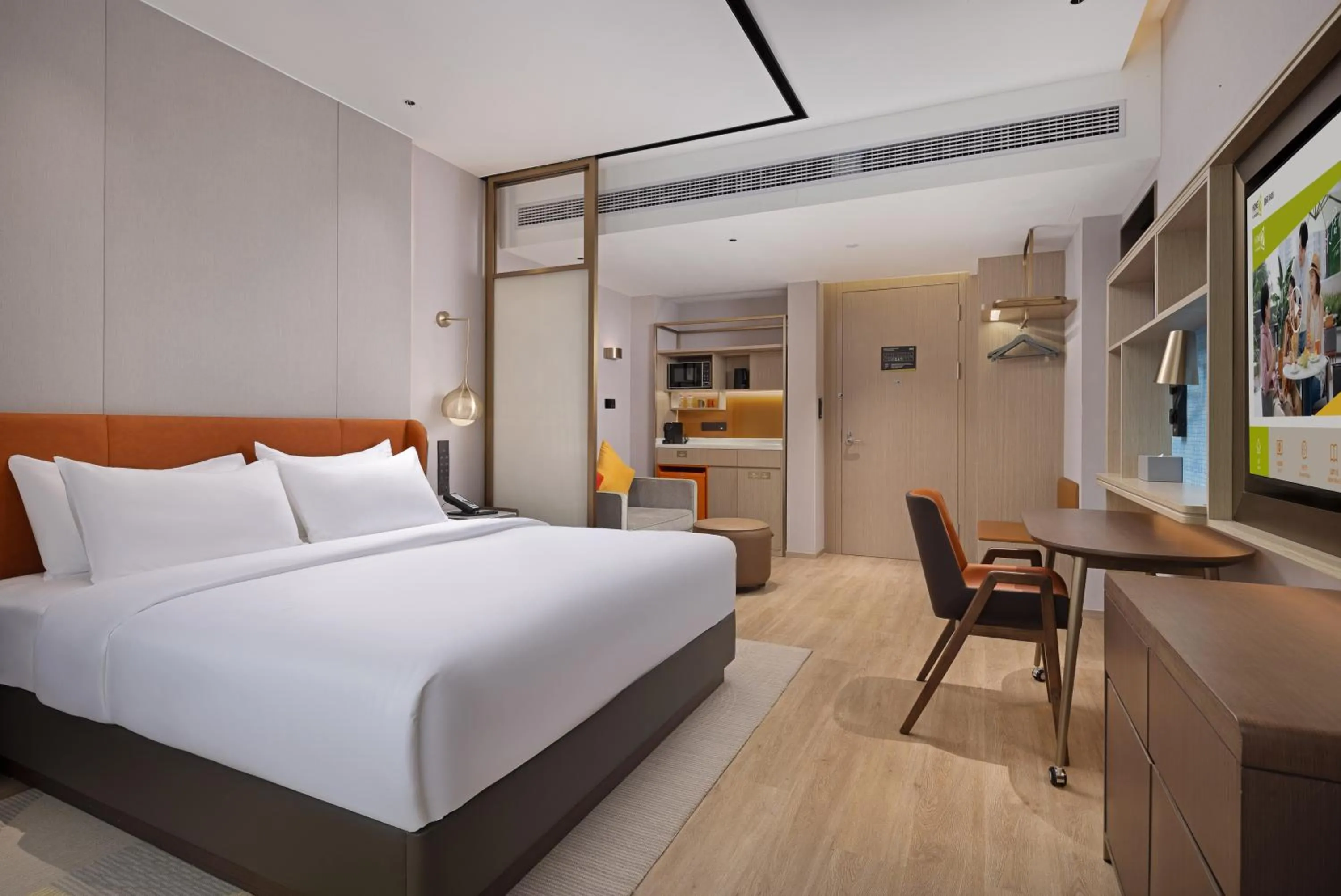 Photo of the whole room, Bed in Home2 Suite by Hilton Jingzhou Wanda Plaza