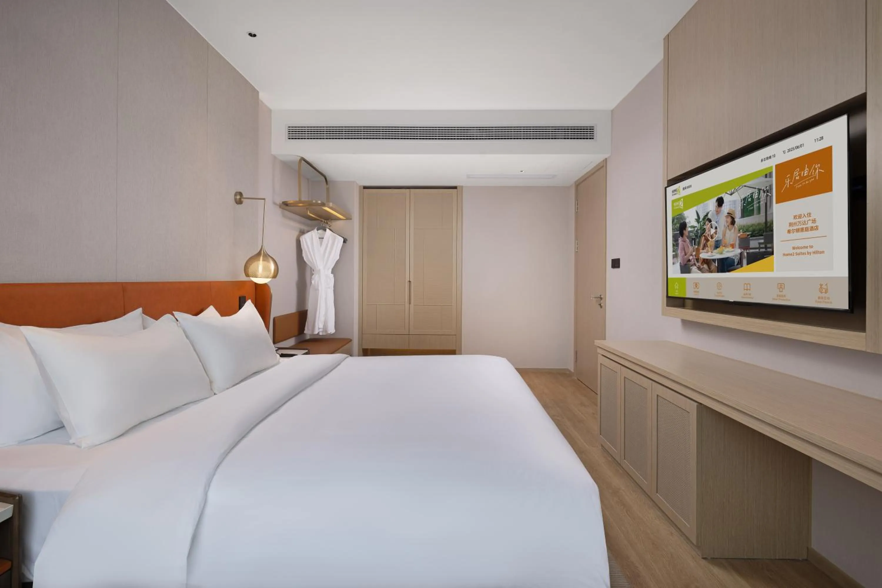 Bedroom, Bed in Home2 Suite by Hilton Jingzhou Wanda Plaza