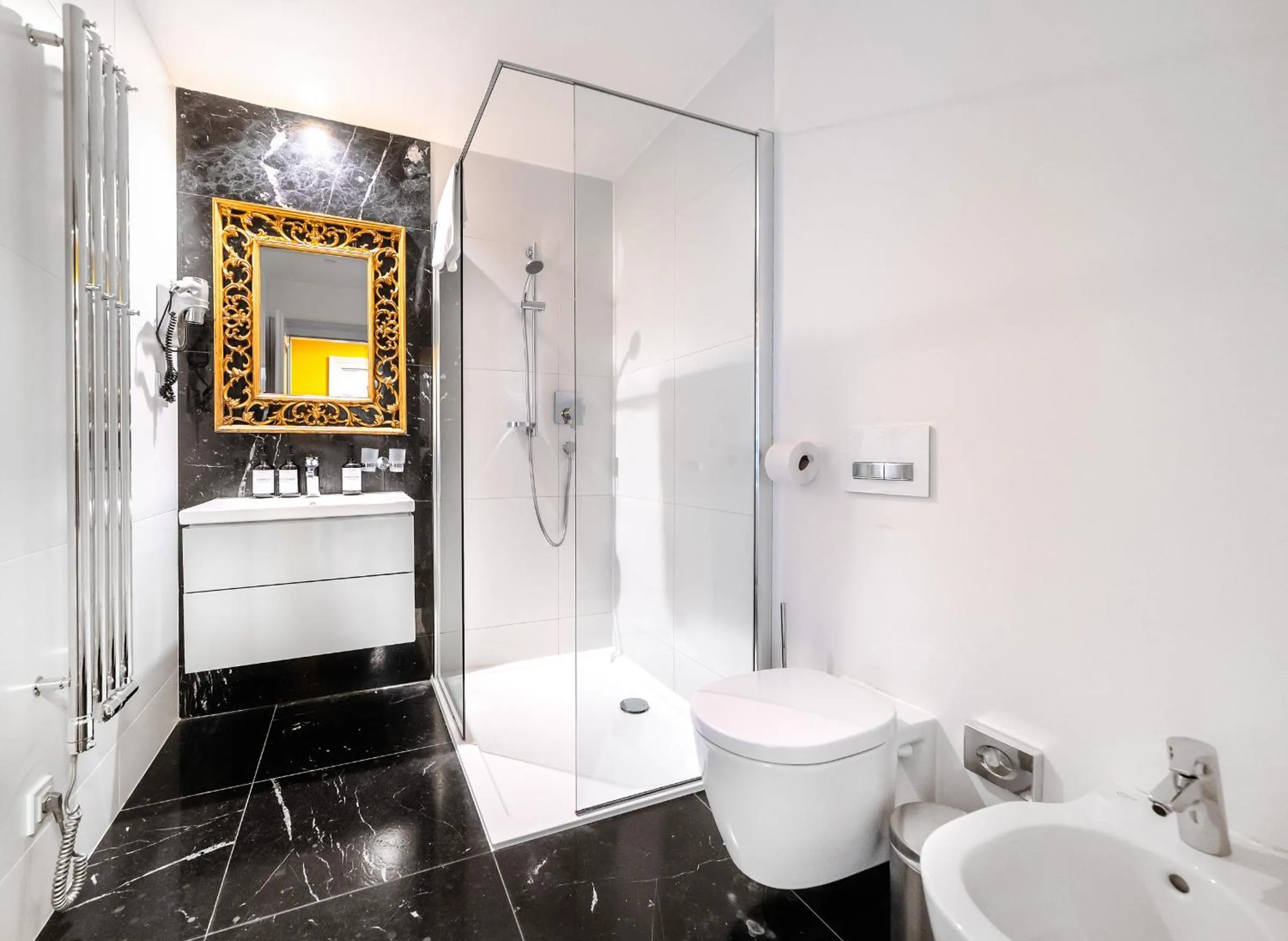 Shower in Old Royal Post Boutique Hotel & Premium Suites