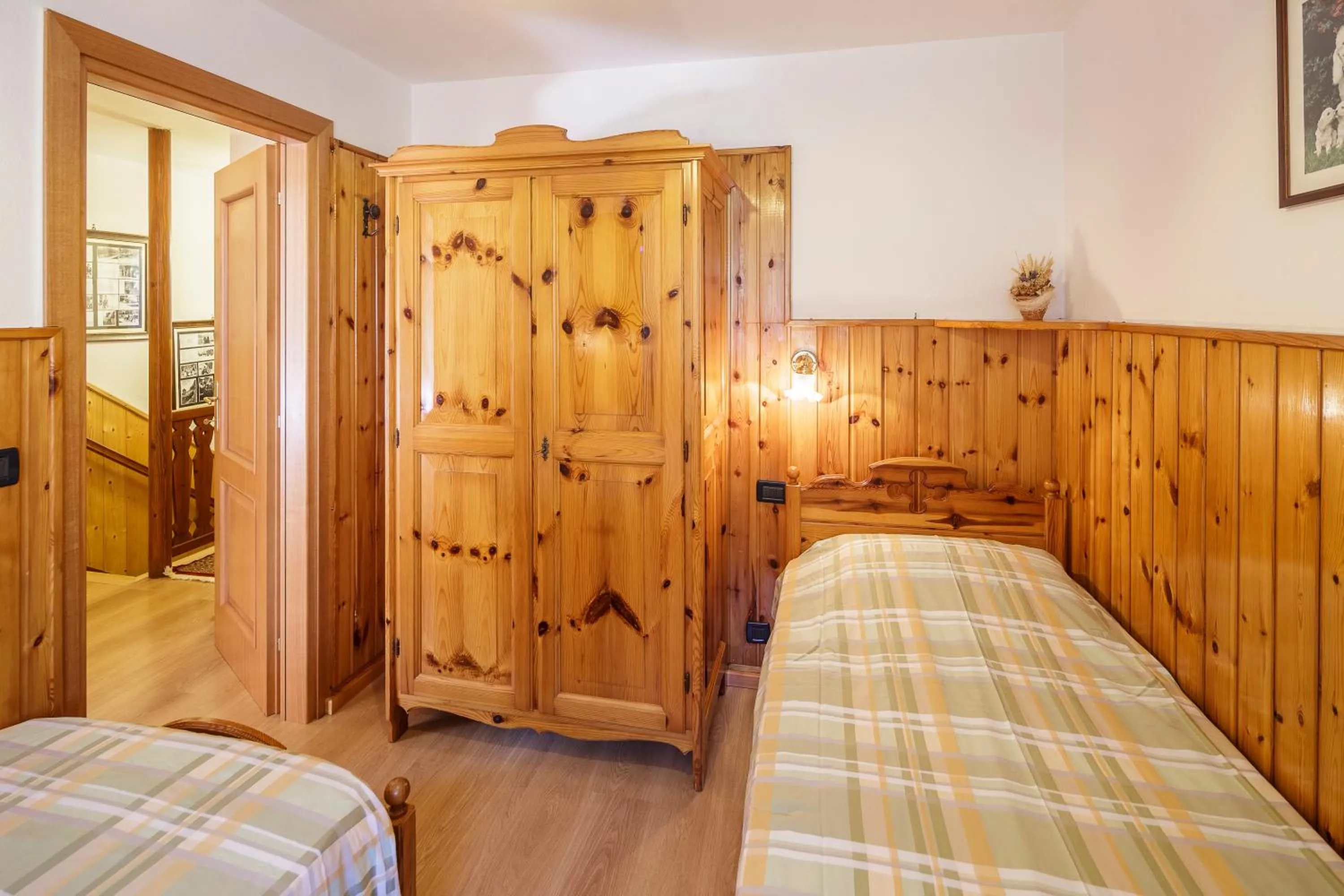 Photo of the whole room, Bed in CiasaToa