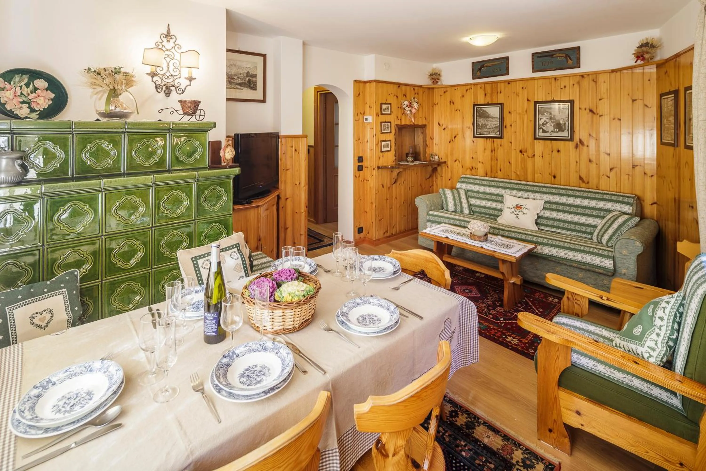 Dining area in CiasaToa