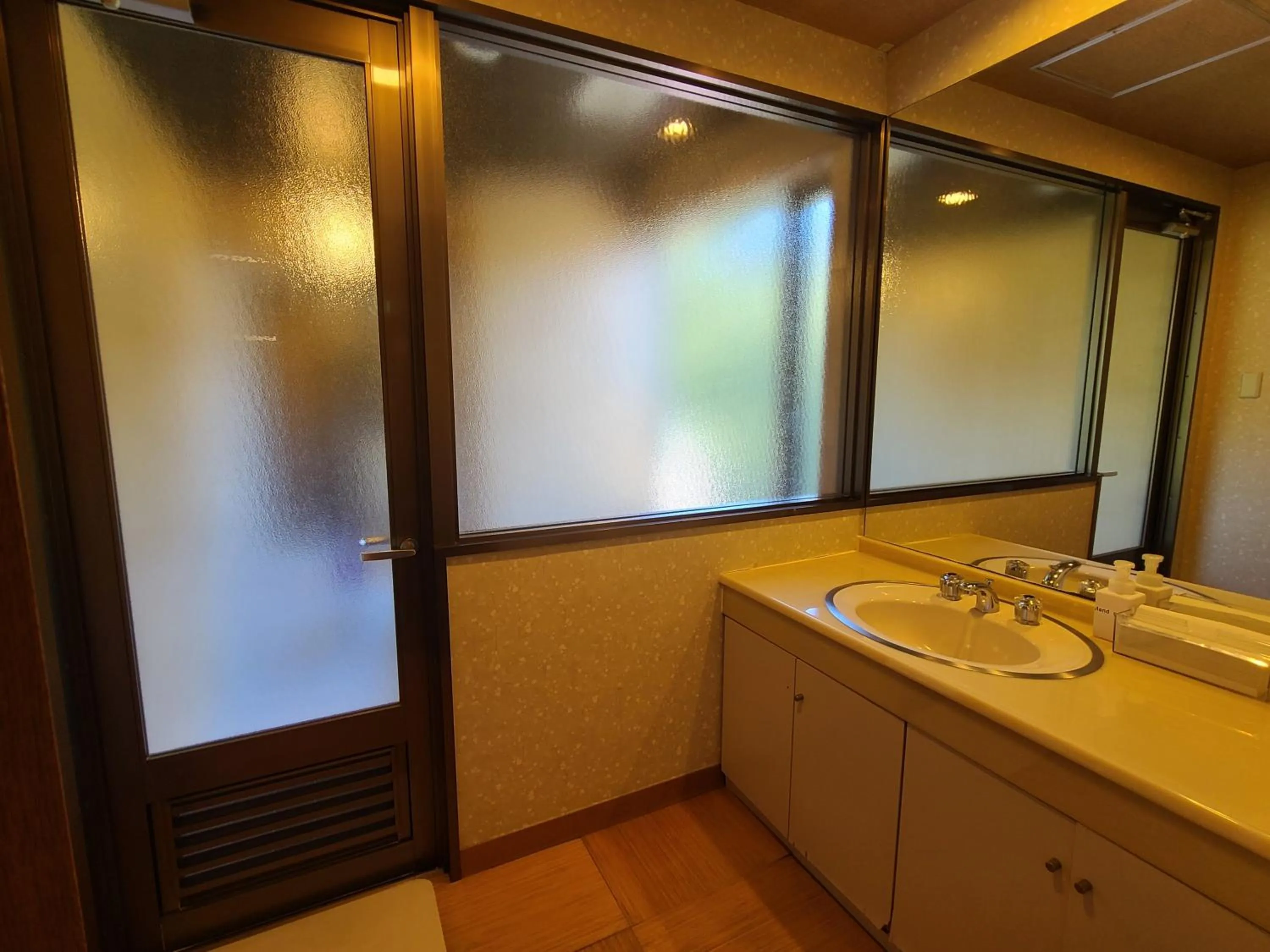 Photo of the whole room in K's House Hostels - Hakone Yumoto Onsen