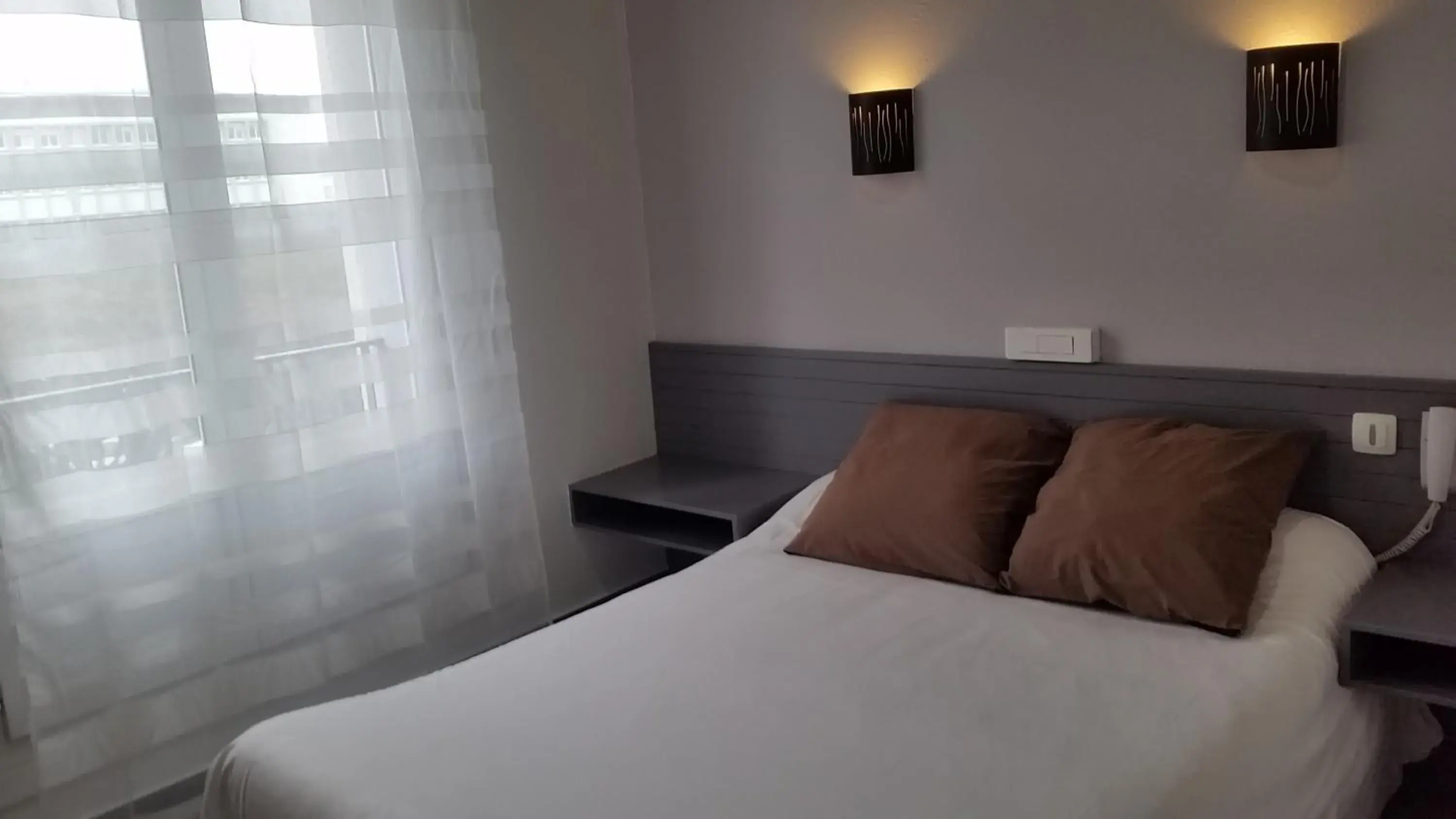 Double Room - single occupancy in Le Pasteur Double Room - single occupancy in Le Pasteur