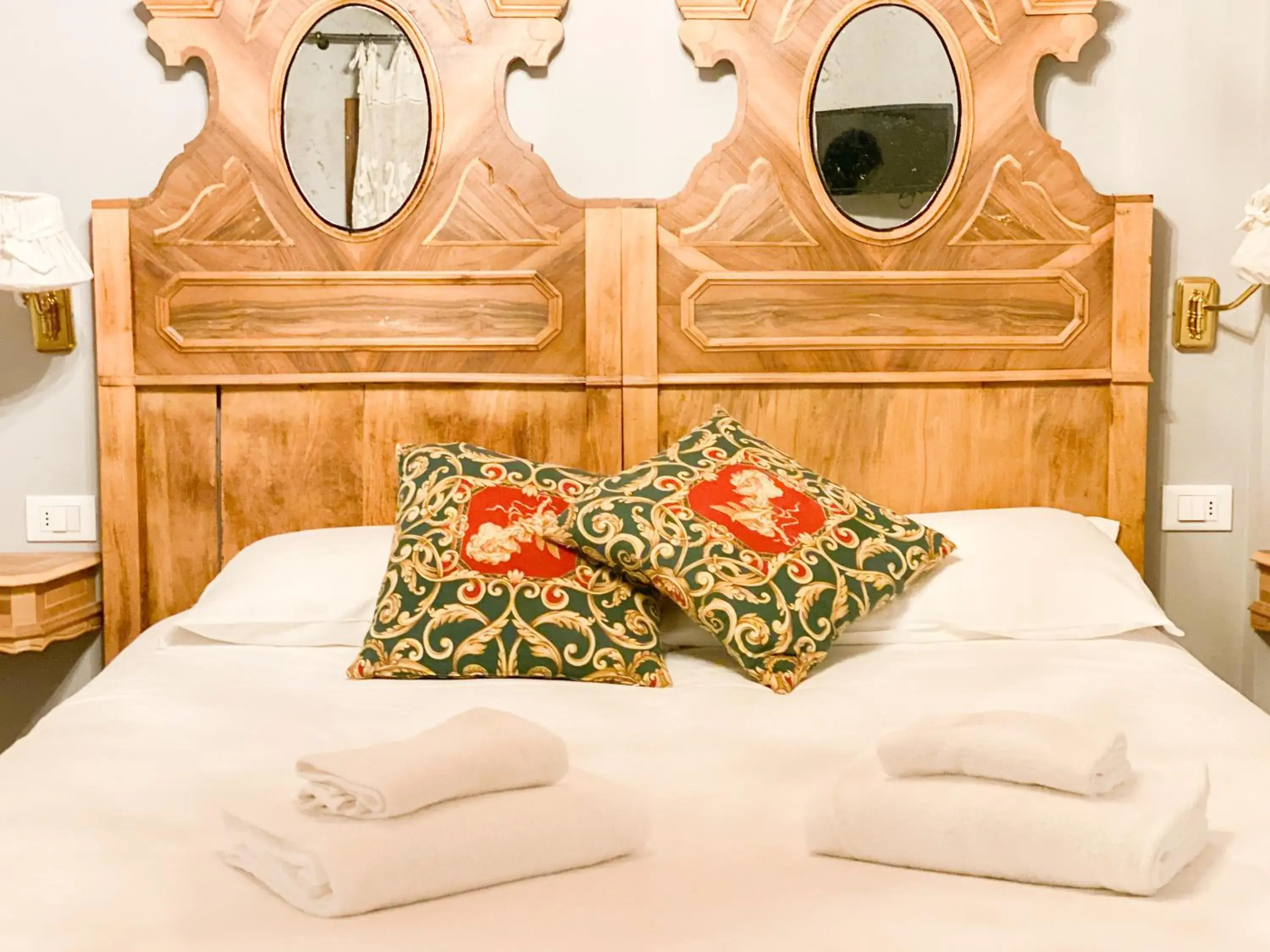 Superior Double Room in Rosso Charm B&B Superior Double Room in Rosso Charm B&B