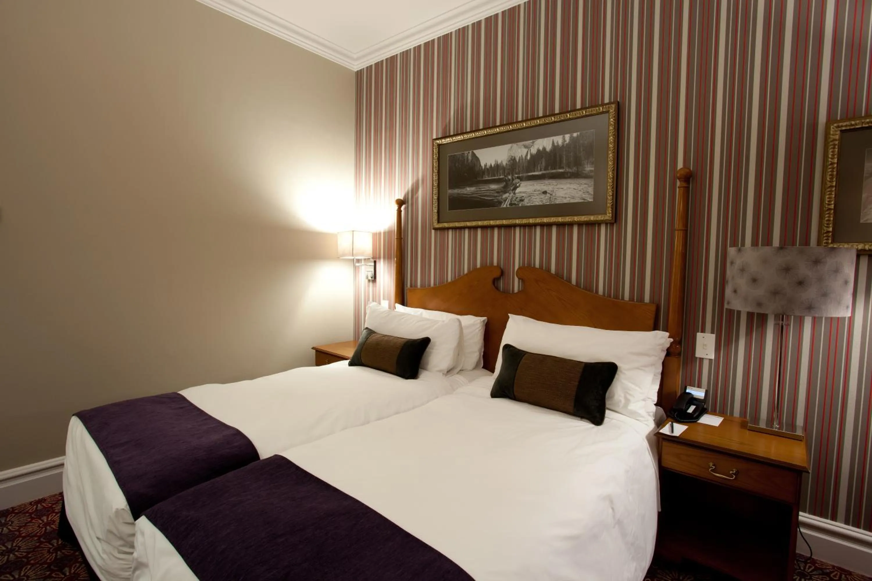 Bed in Walmont at Graceland